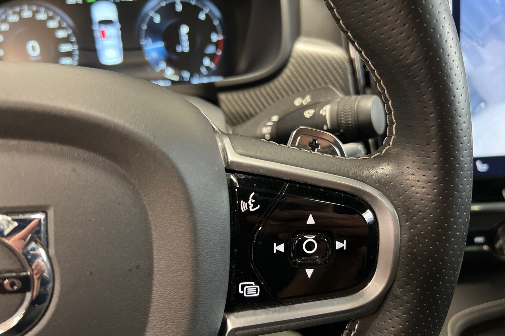 Volvo S90 iso kuva 18
