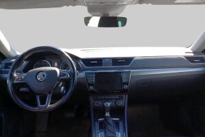Skoda Superb esikatselu 2