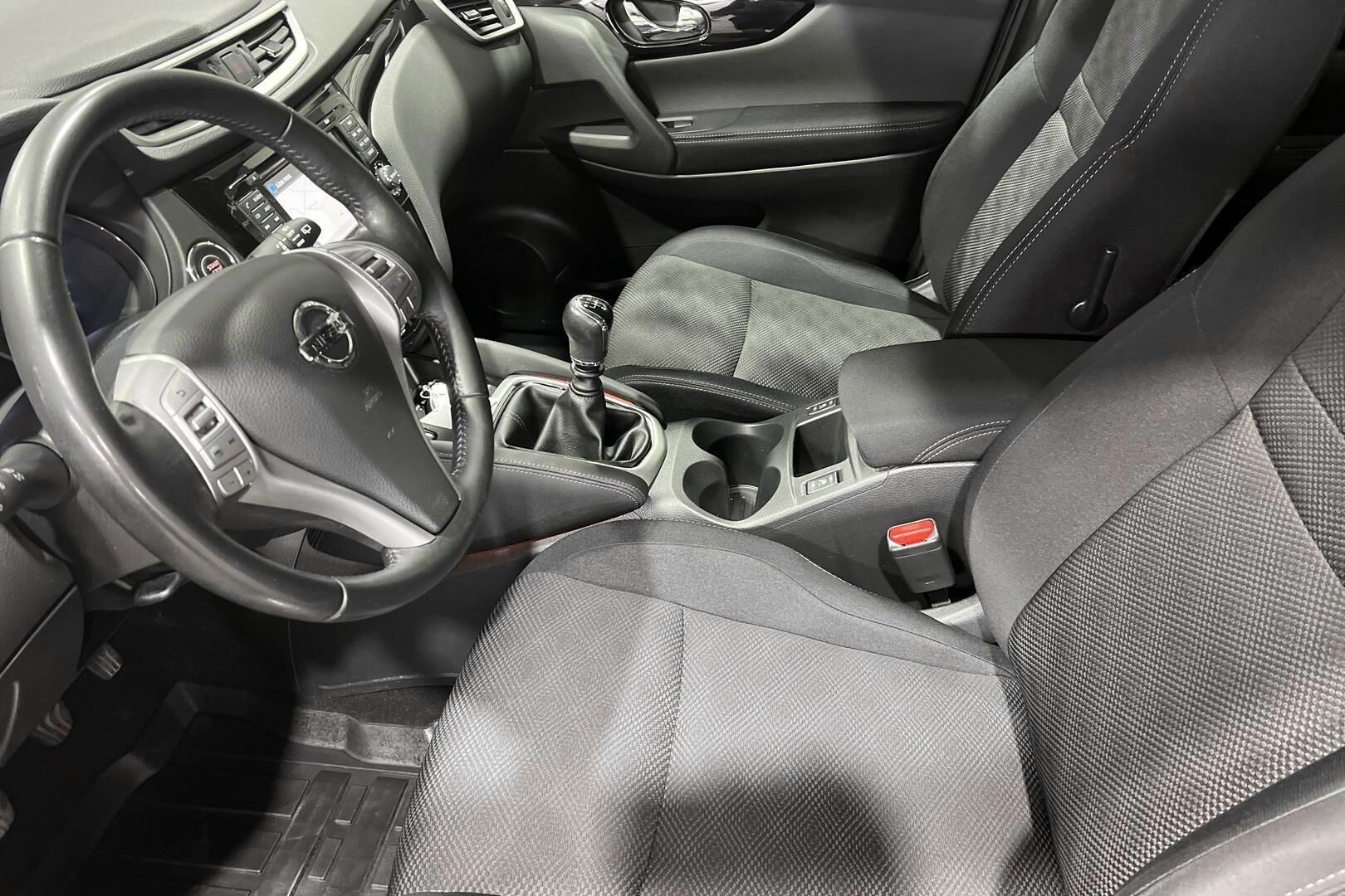 Nissan Qashqai iso kuva 9