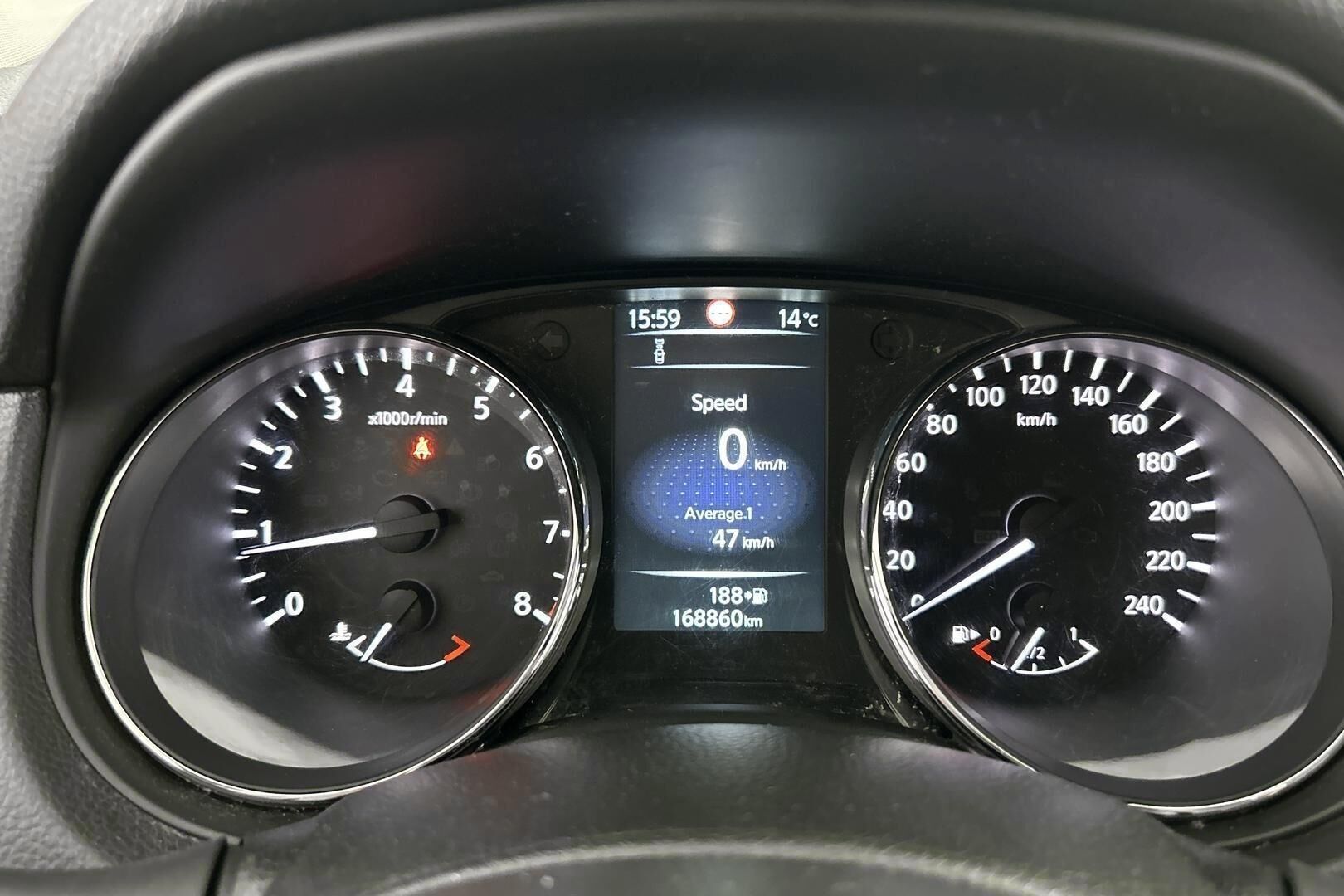 Nissan Qashqai iso kuva 14