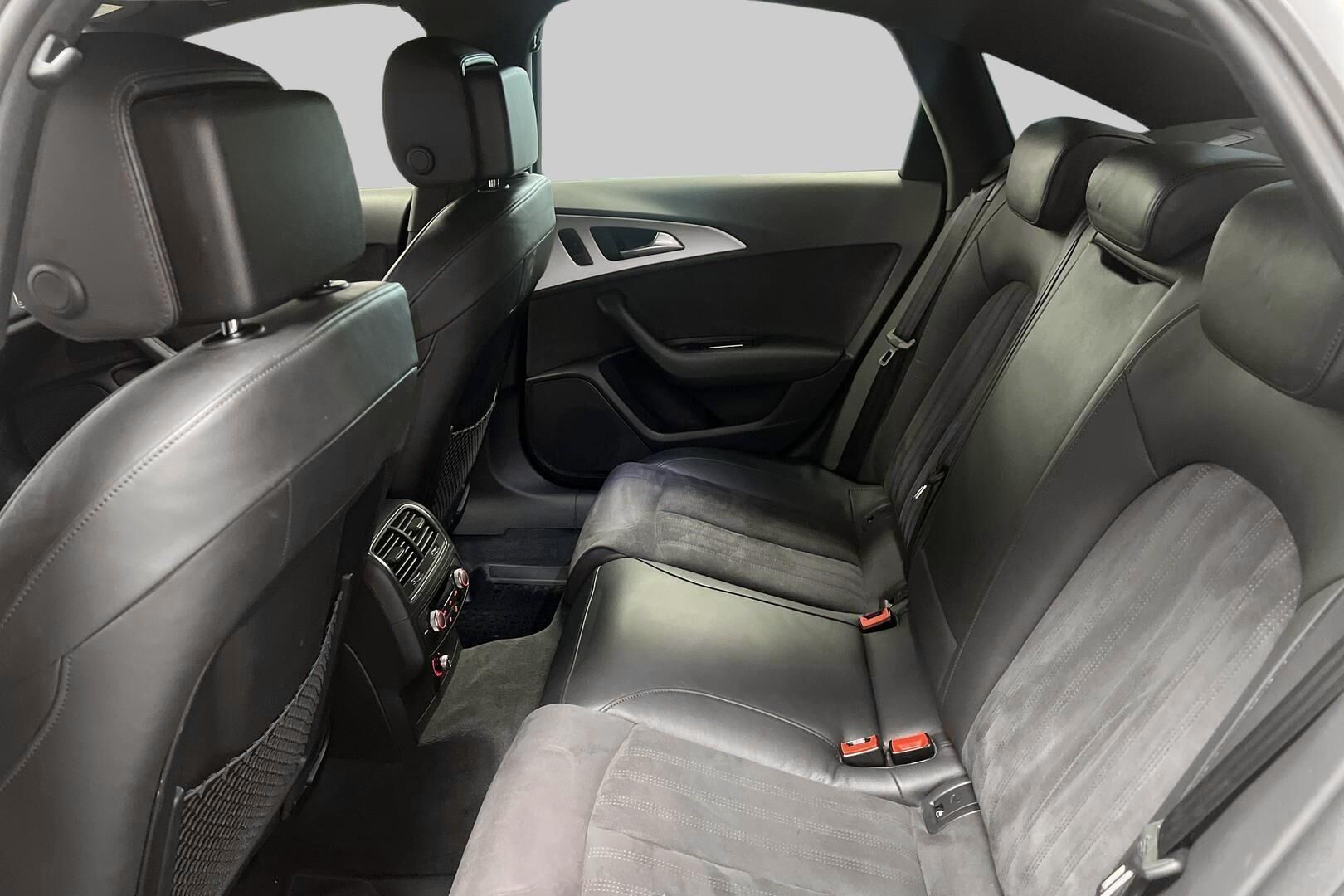 Audi A6 iso kuva 19