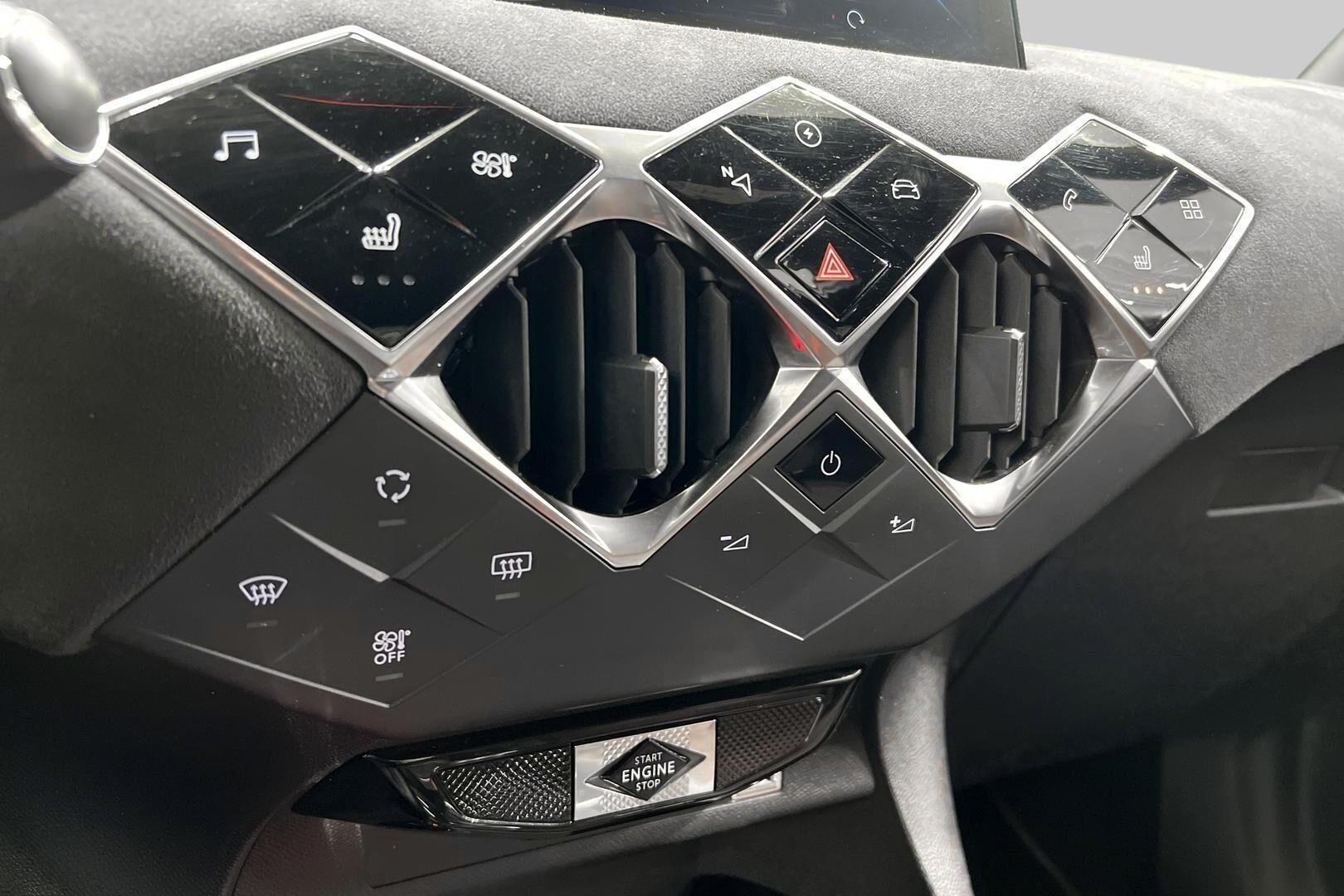 DS 3 Crossback iso kuva 18