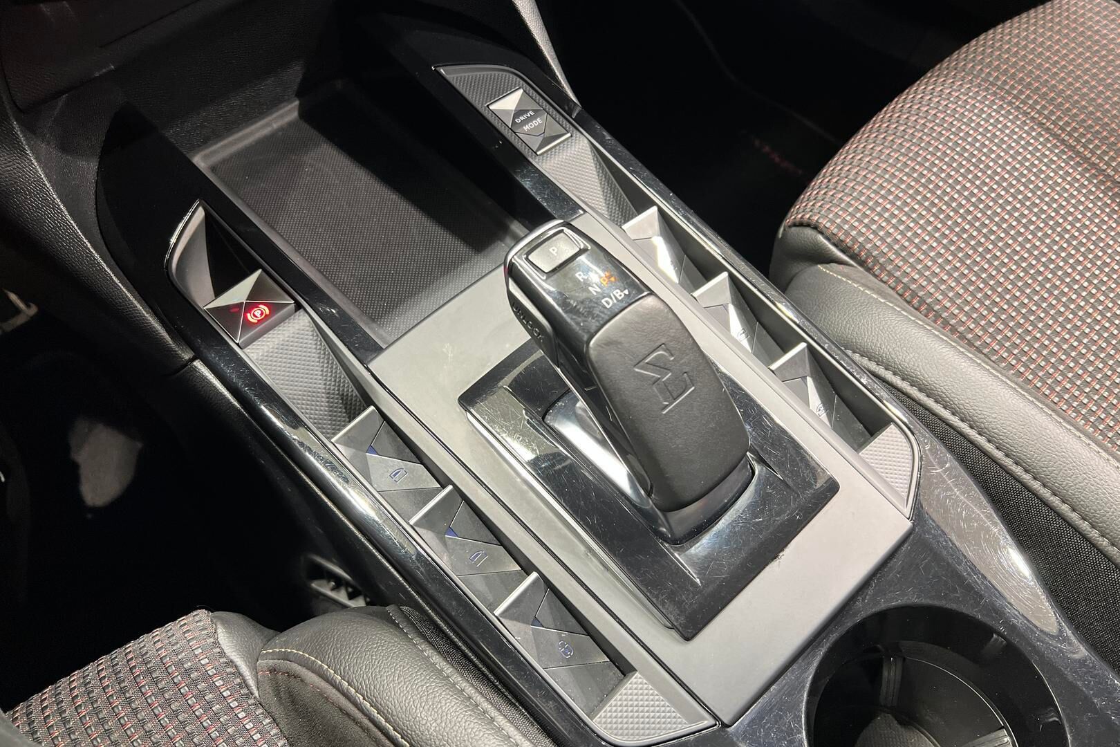 DS 3 Crossback iso kuva 21