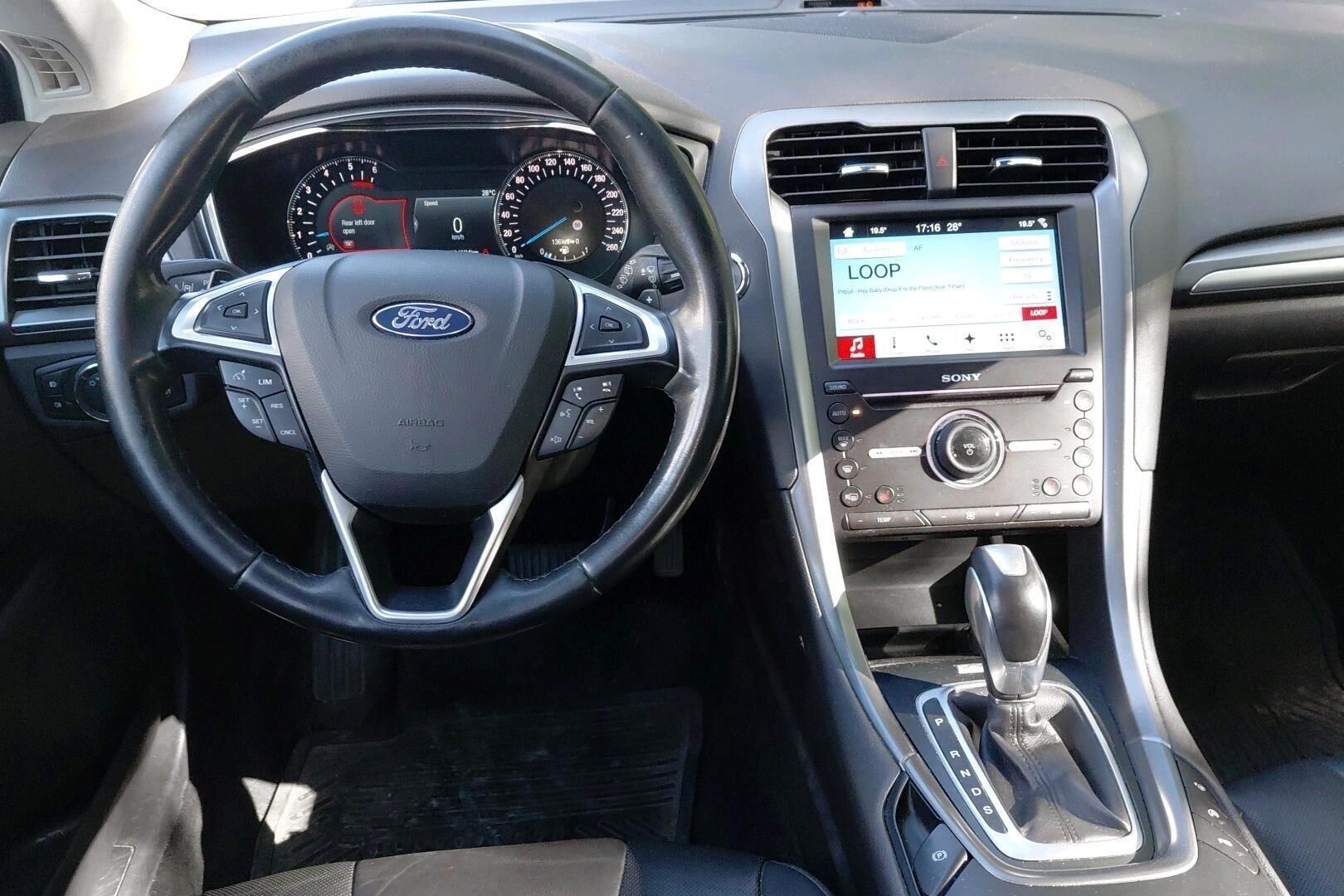 Ford Mondeo iso kuva 2
