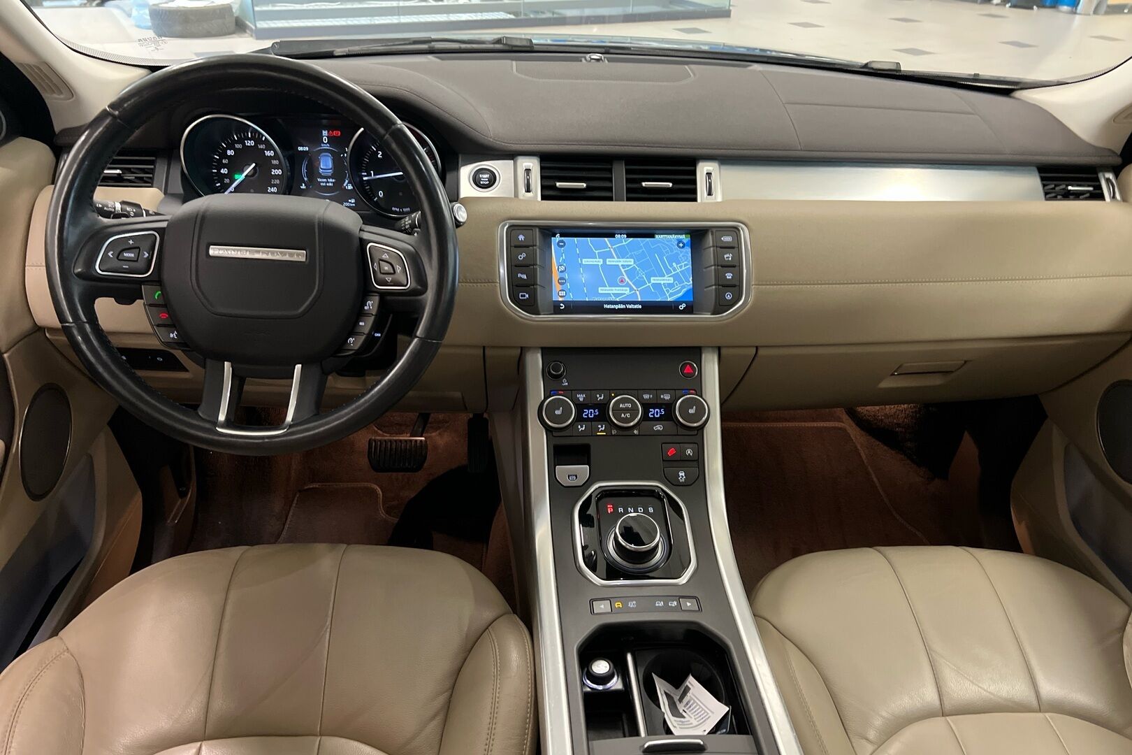 Land Rover Range Rover Evoque iso kuva 15