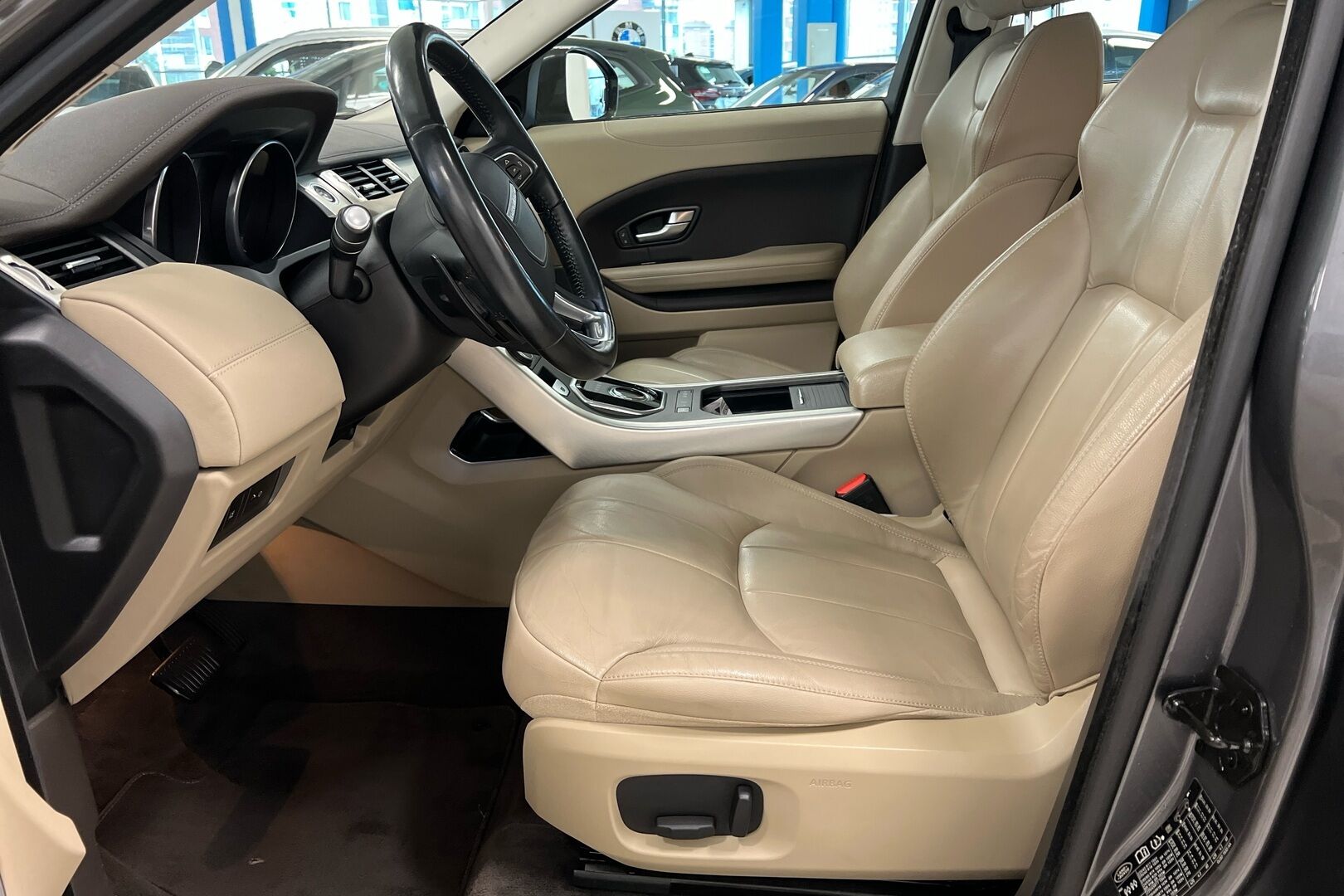 Land Rover Range Rover Evoque iso kuva 6