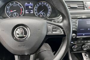 Skoda Superb esikatselu 23