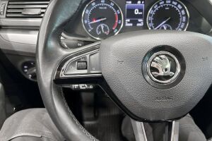 Skoda Superb esikatselu 24