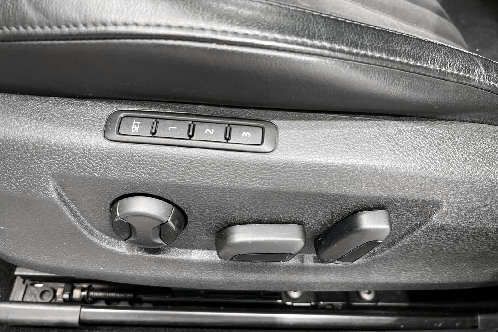 Skoda Superb iso kuva 28