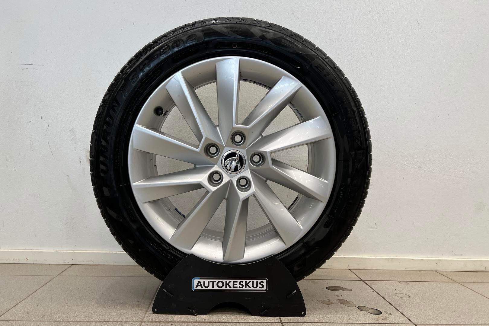 Skoda Superb iso kuva 32