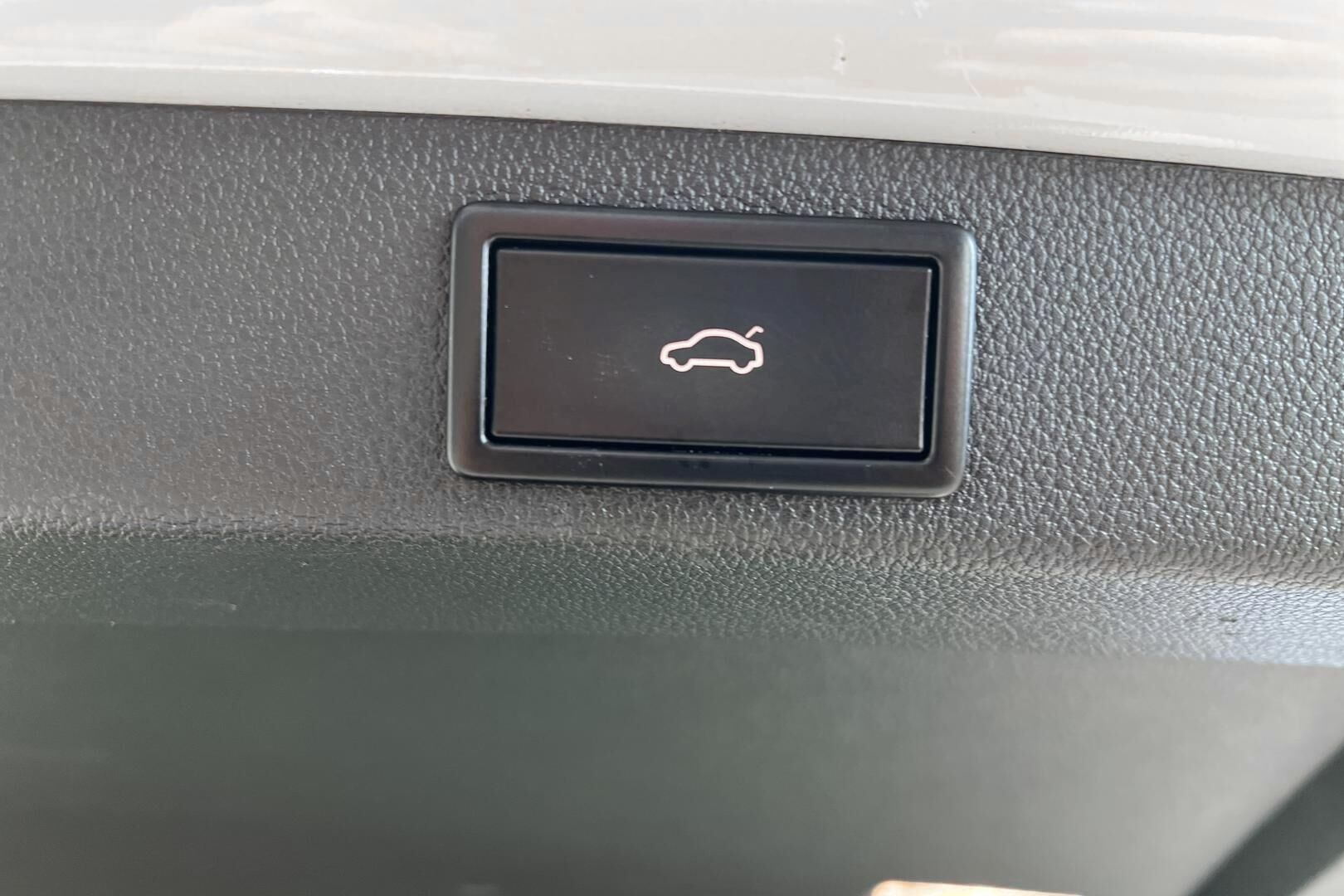 Skoda Superb iso kuva 34