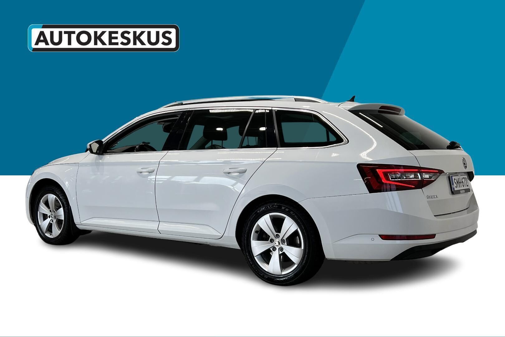 Skoda Superb iso kuva 7
