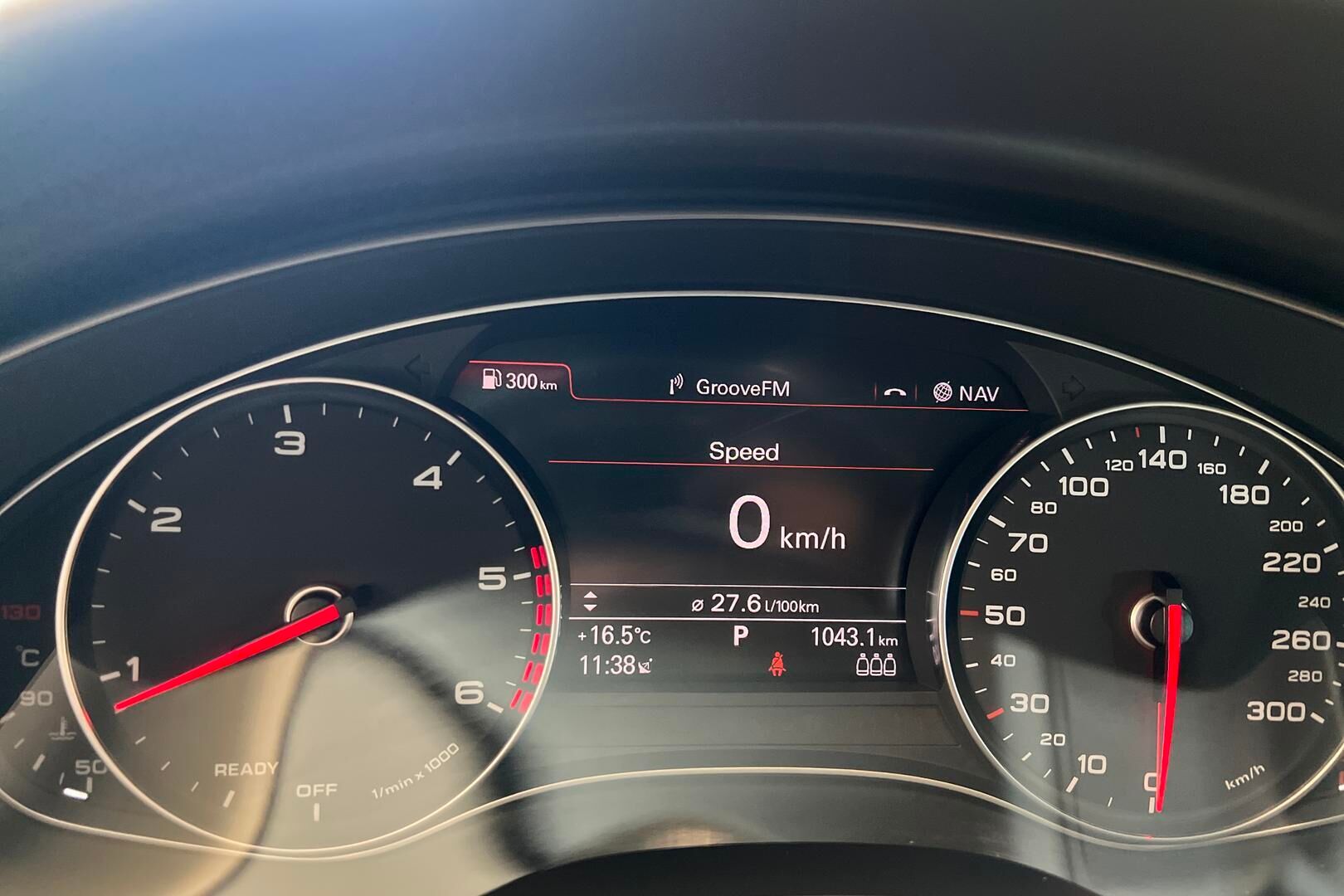 Audi A6 iso kuva 14