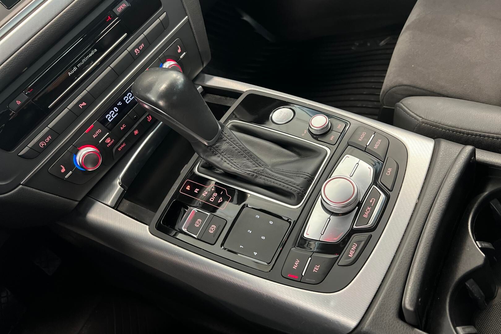 Audi A6 iso kuva 16