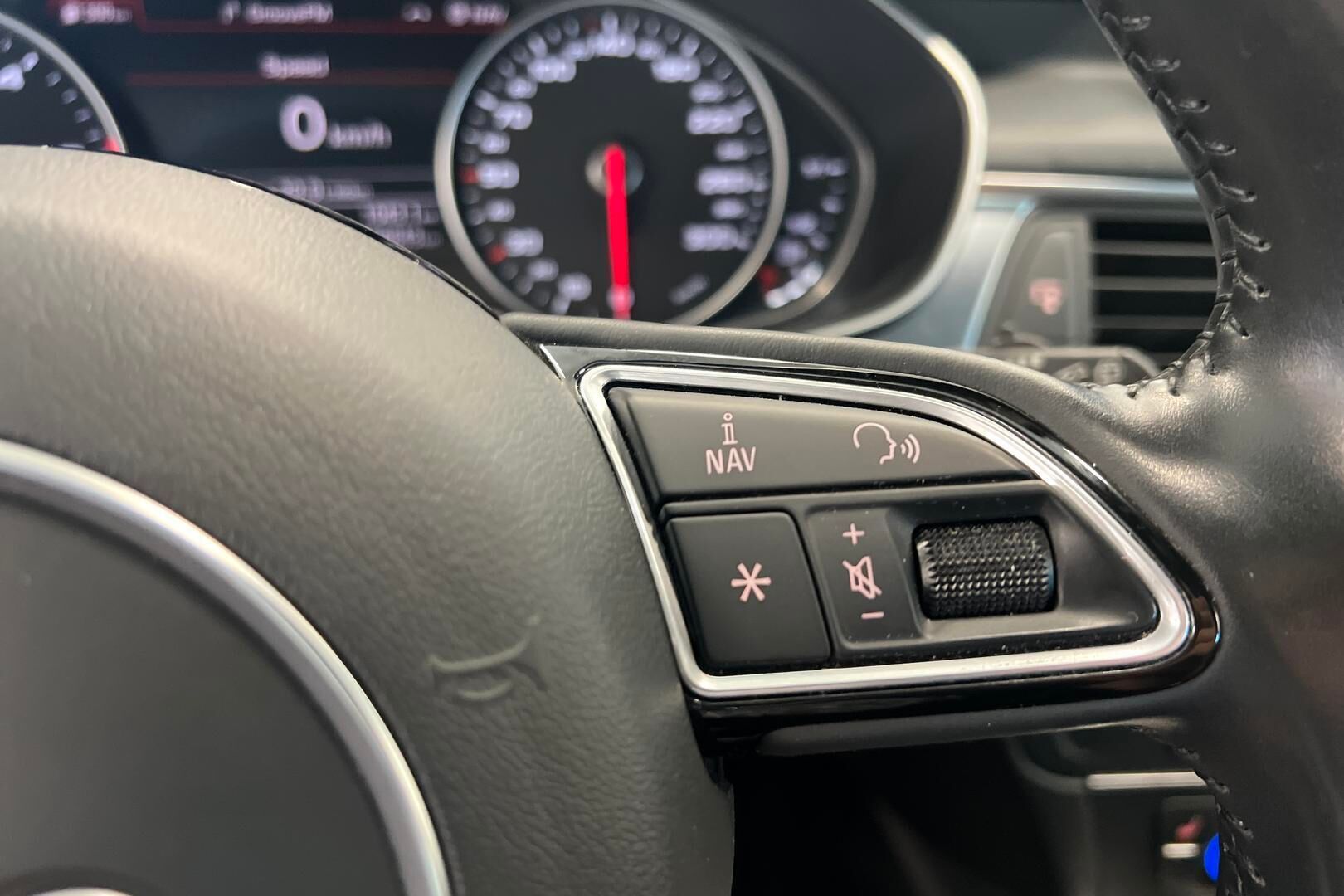 Audi A6 iso kuva 18