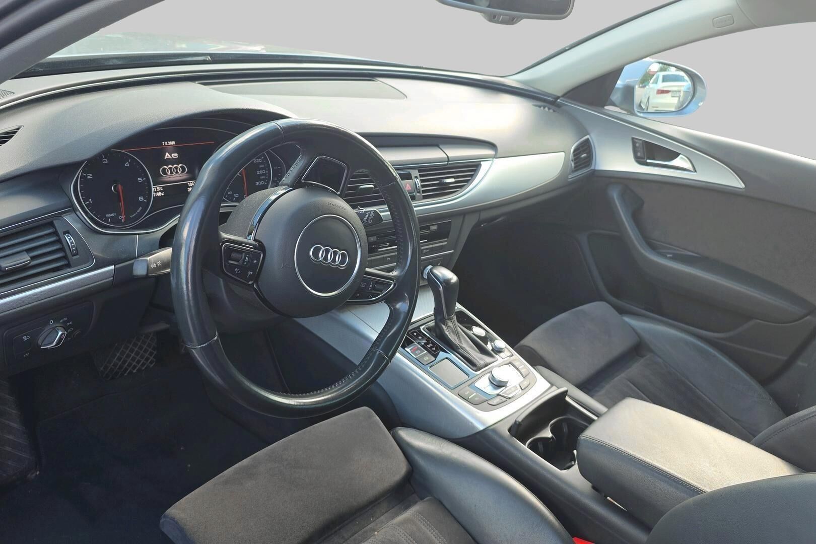 Audi A6 iso kuva 2