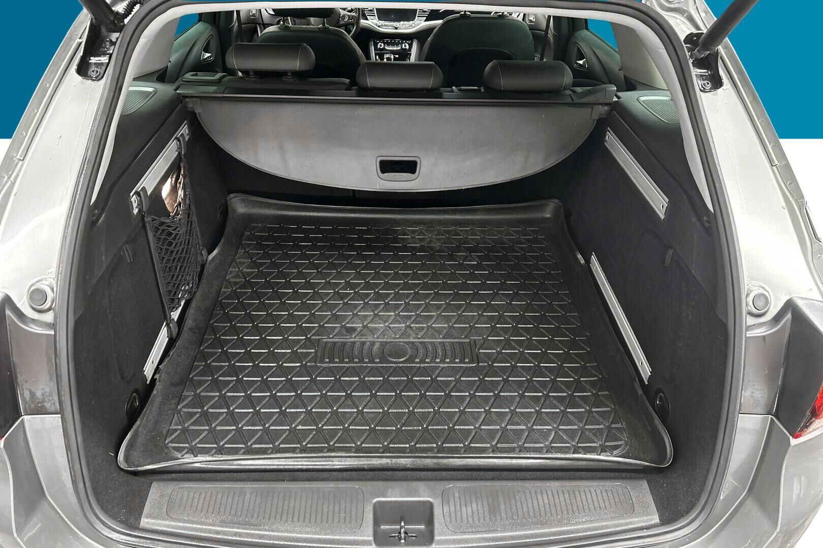 Opel Astra iso kuva 12