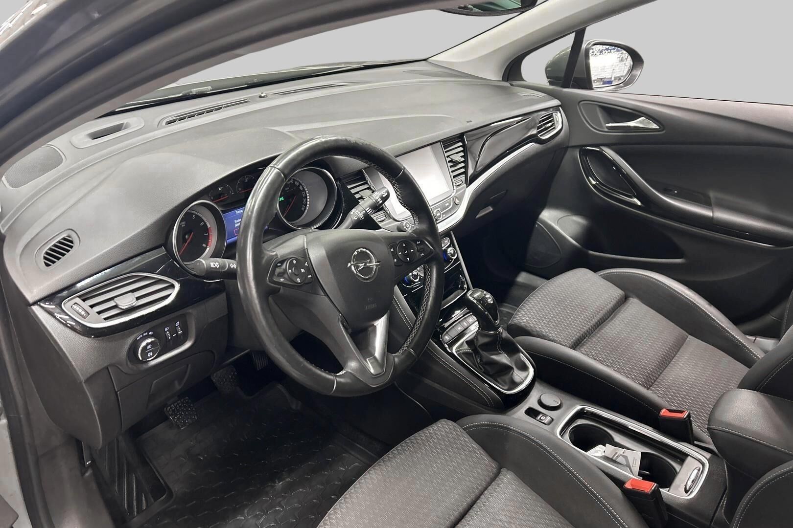 Opel Astra iso kuva 9