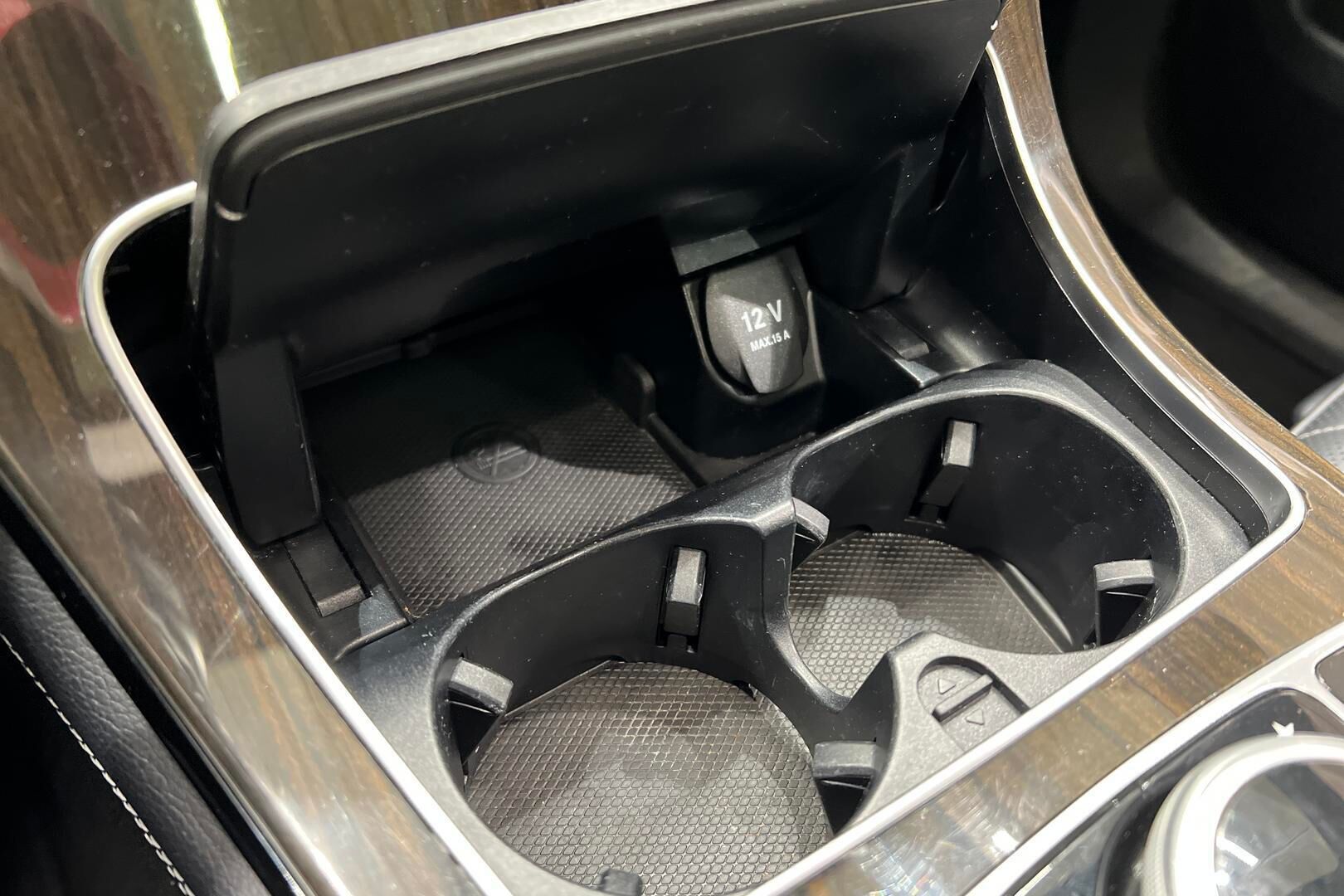 Mercedes-Benz GLC iso kuva 33