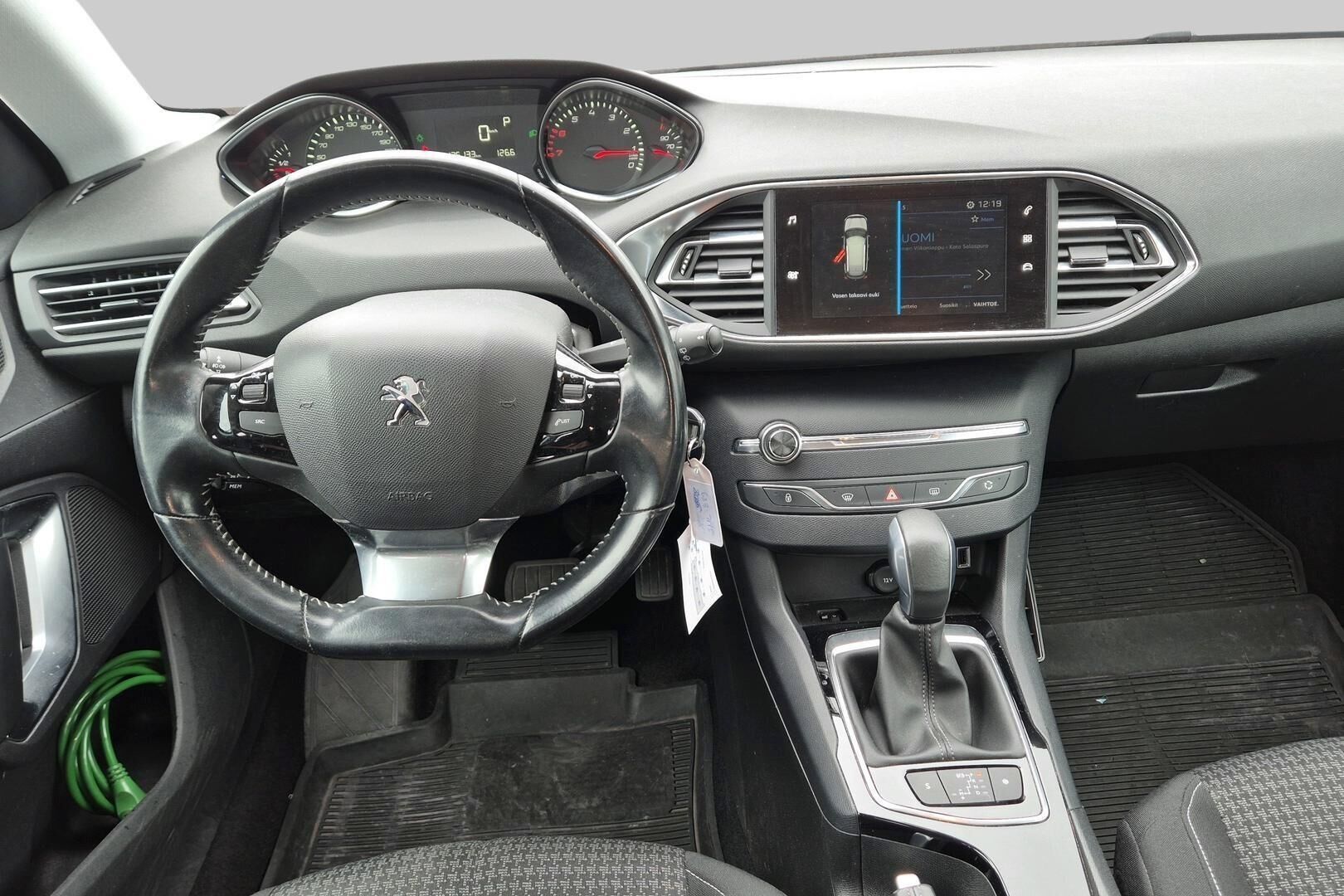 Peugeot 308 iso kuva 2