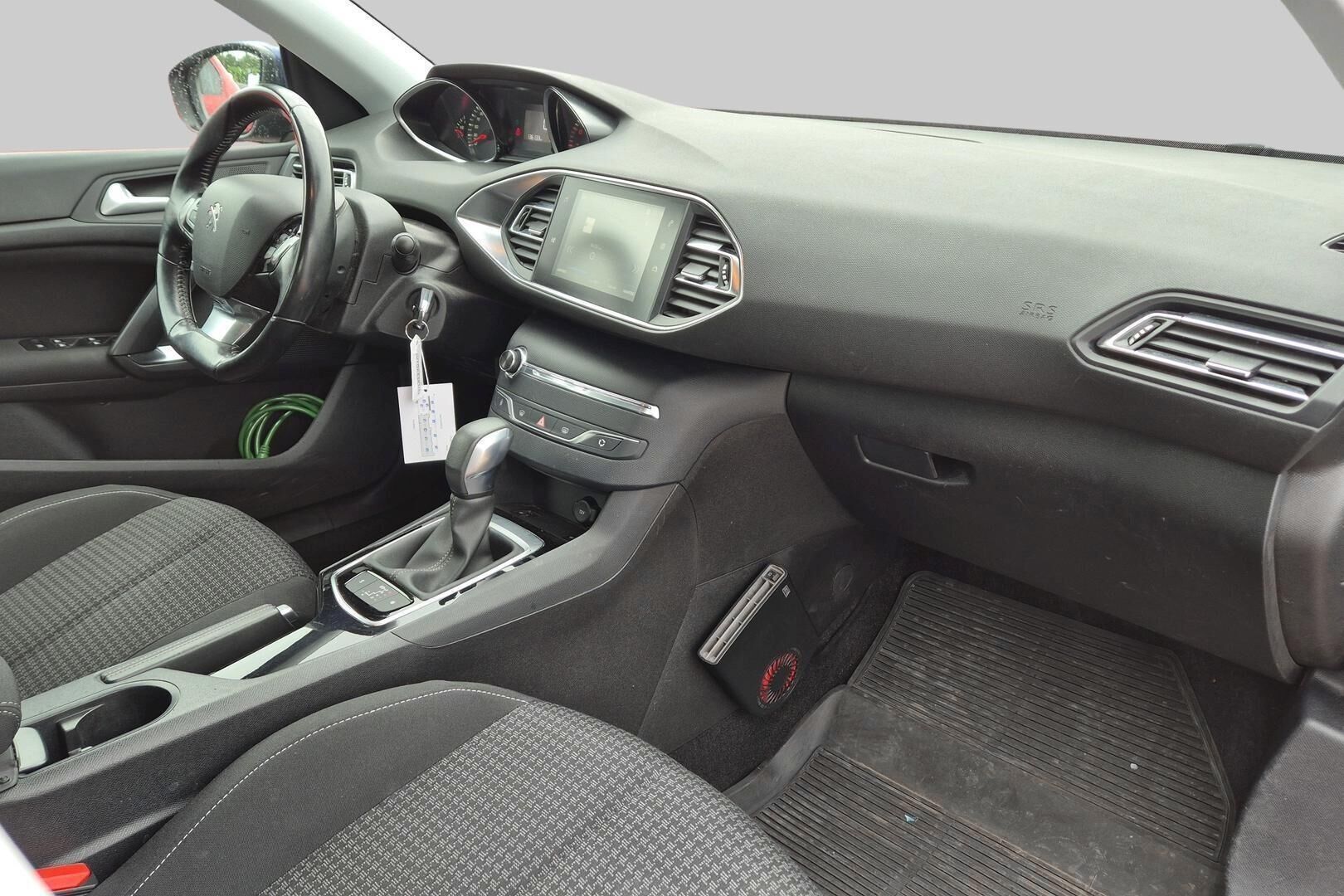Peugeot 308 iso kuva 5