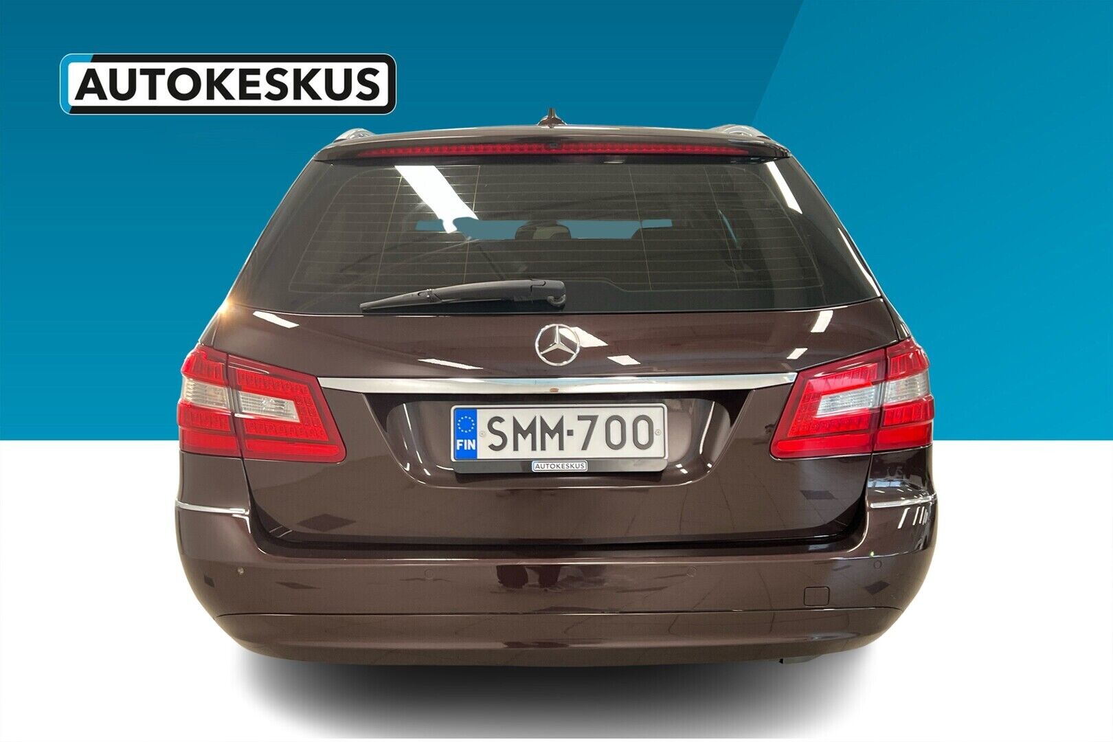 Mercedes-Benz E iso kuva 2