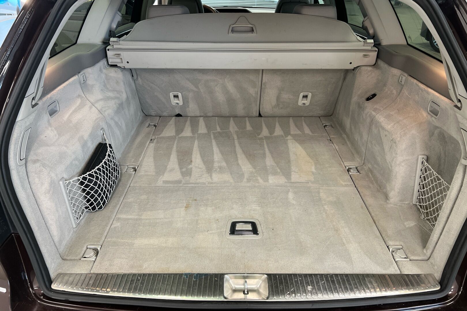 Mercedes-Benz E iso kuva 9