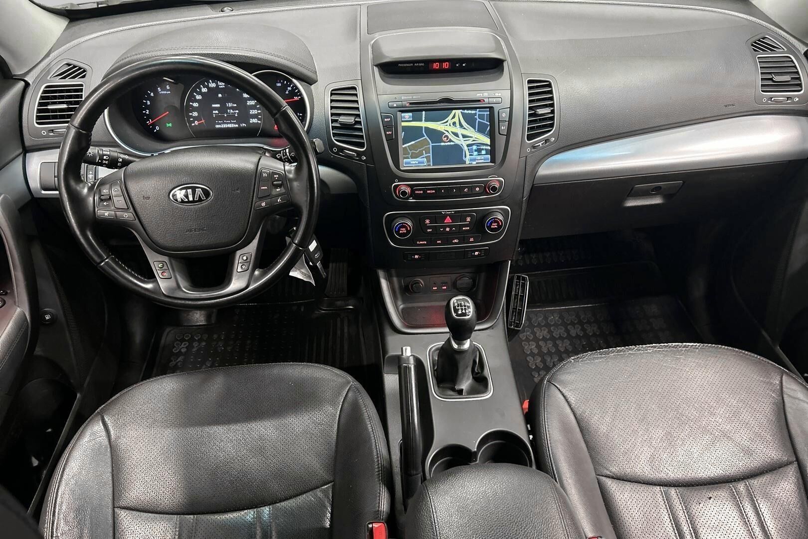 Kia Sorento iso kuva 10