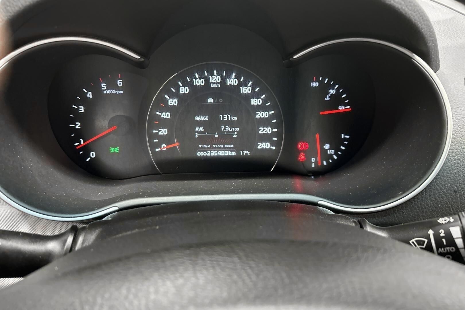 Kia Sorento iso kuva 13