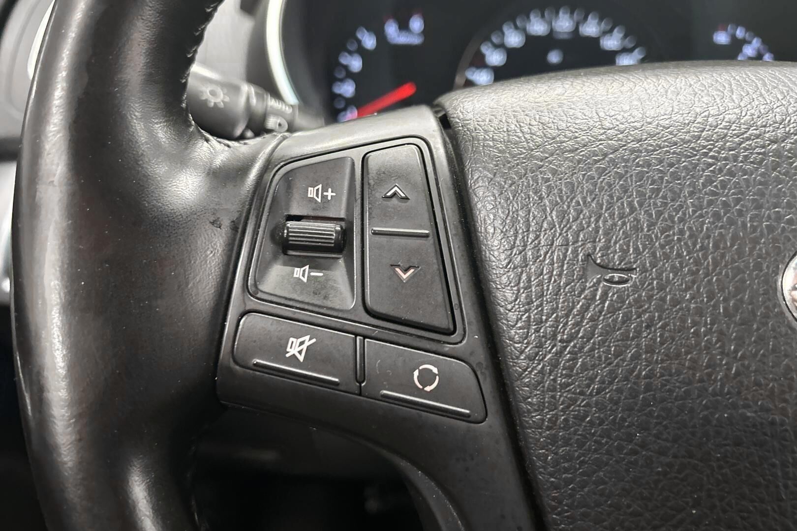 Kia Sorento iso kuva 14