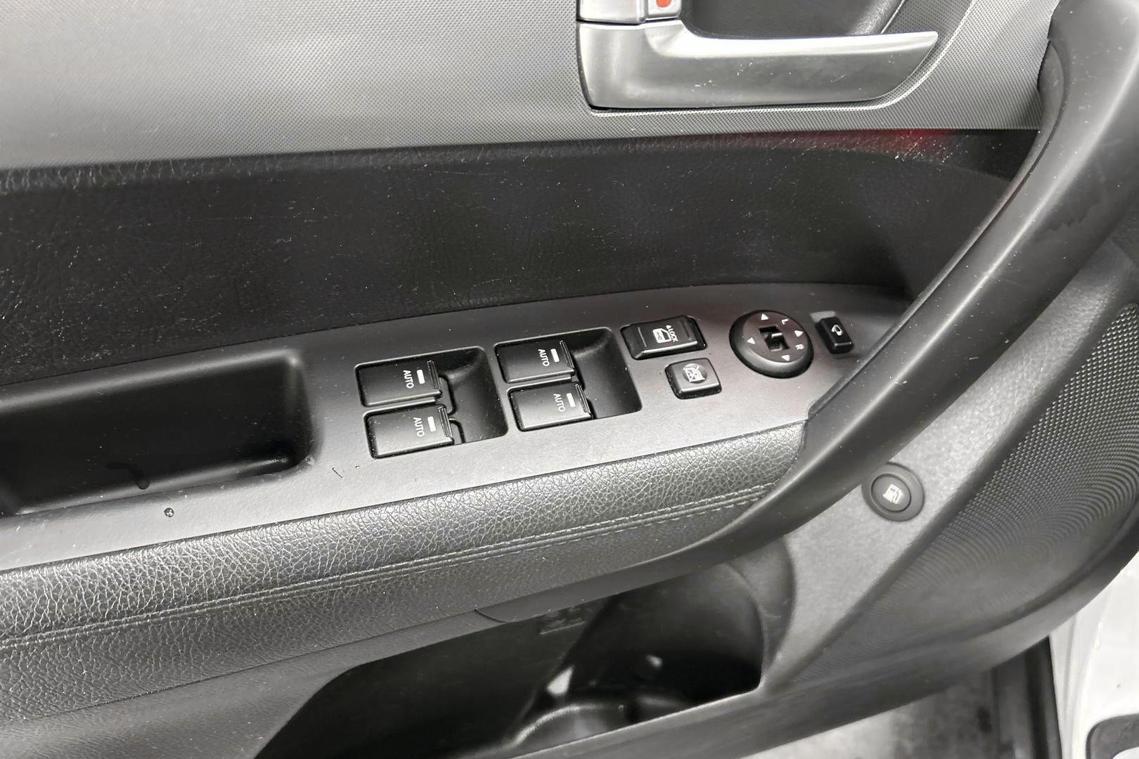 Kia Sorento iso kuva 25