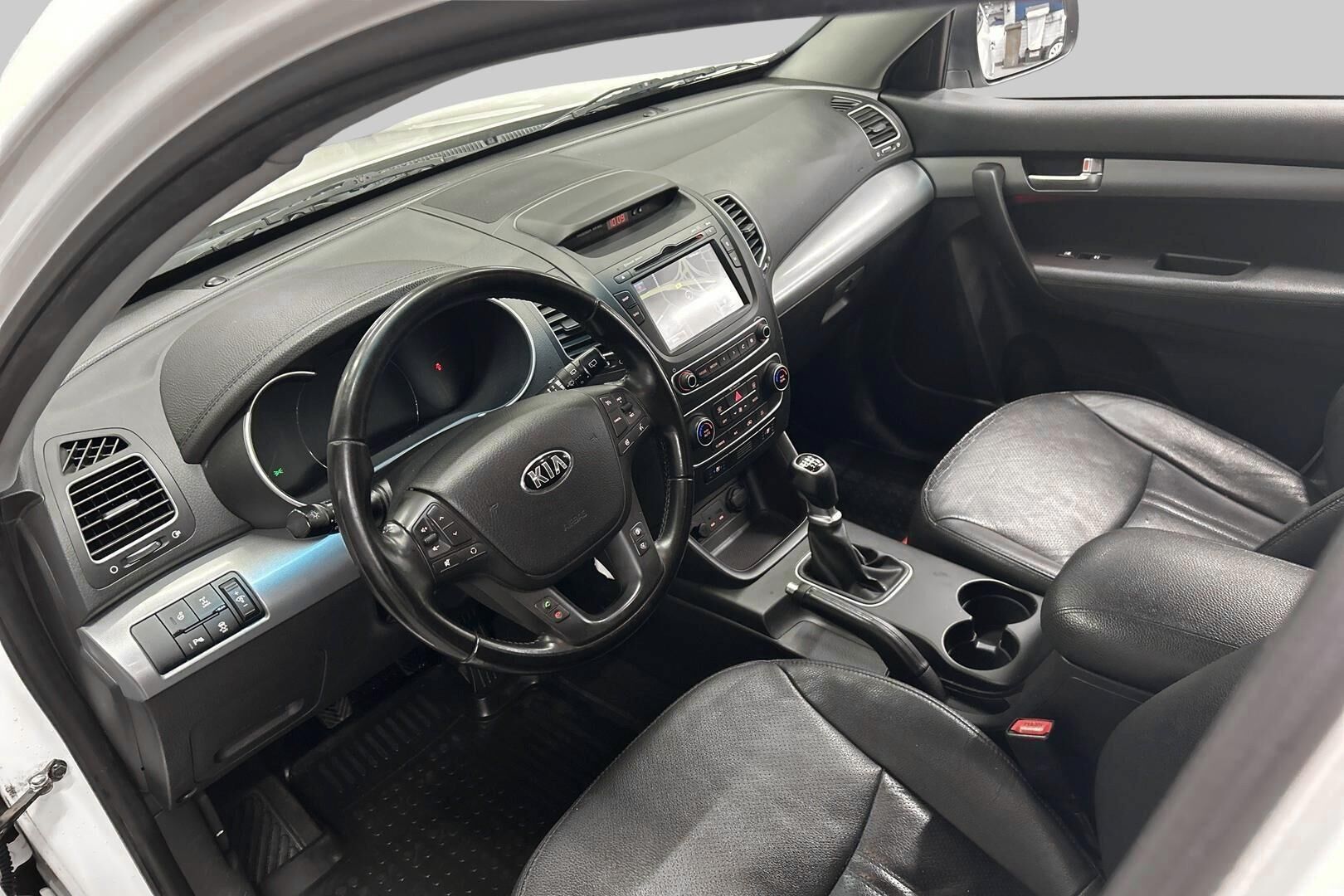 Kia Sorento iso kuva 8