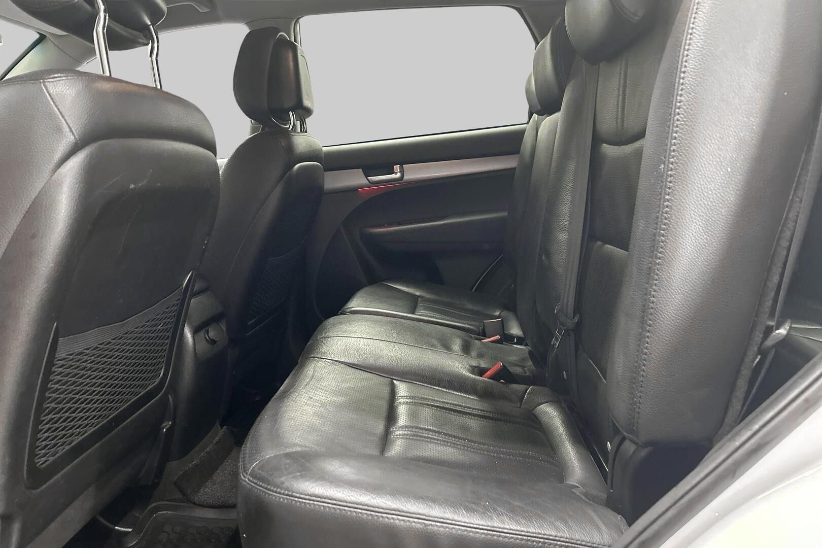 Kia Sorento iso kuva 9