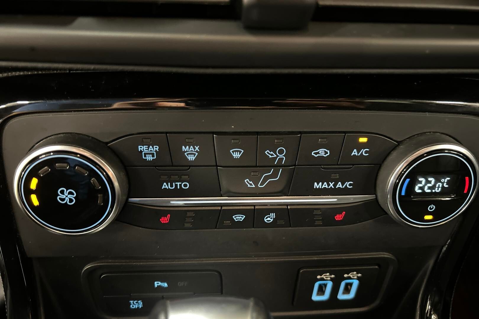 Ford Ecosport iso kuva 17