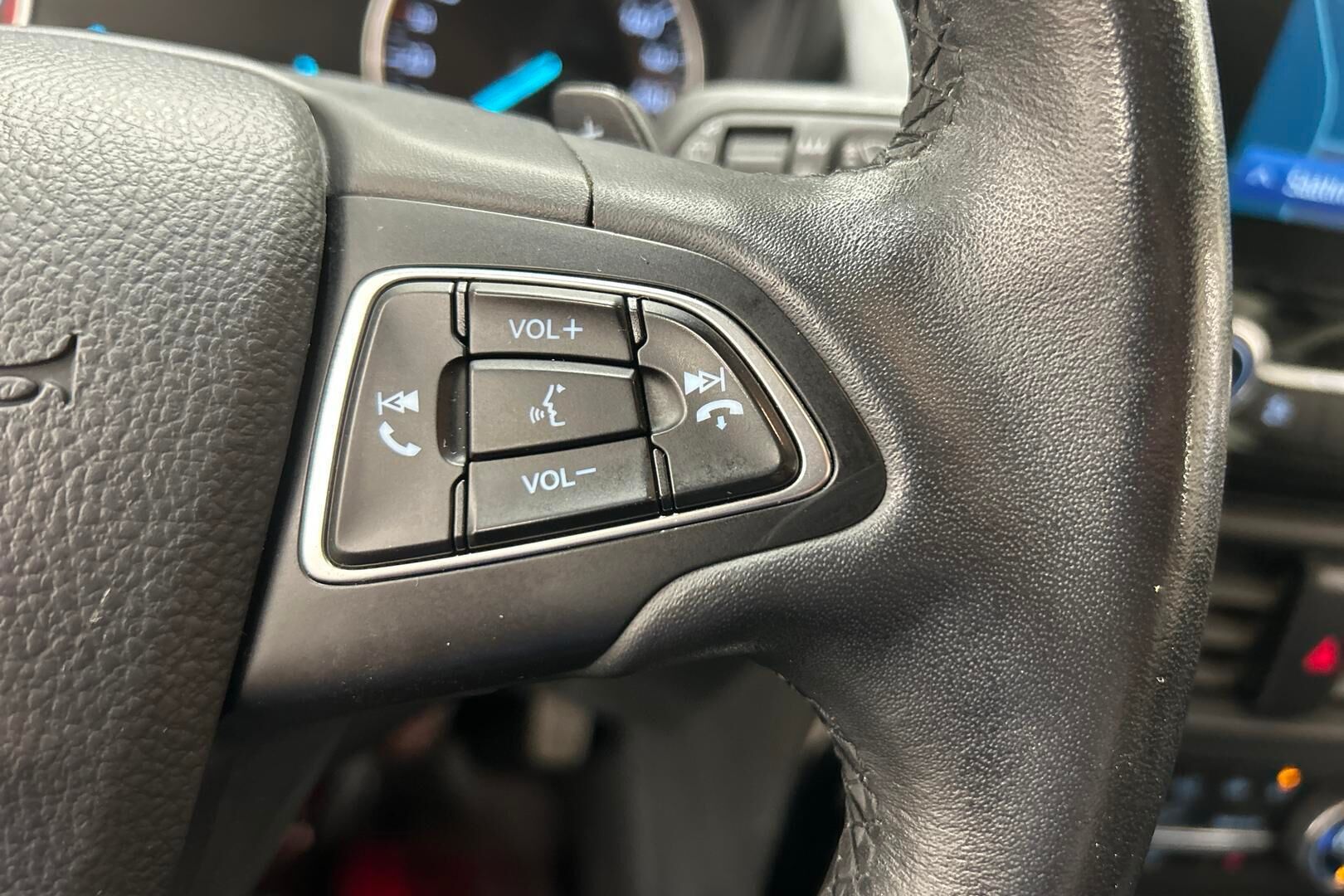 Ford Ecosport iso kuva 19