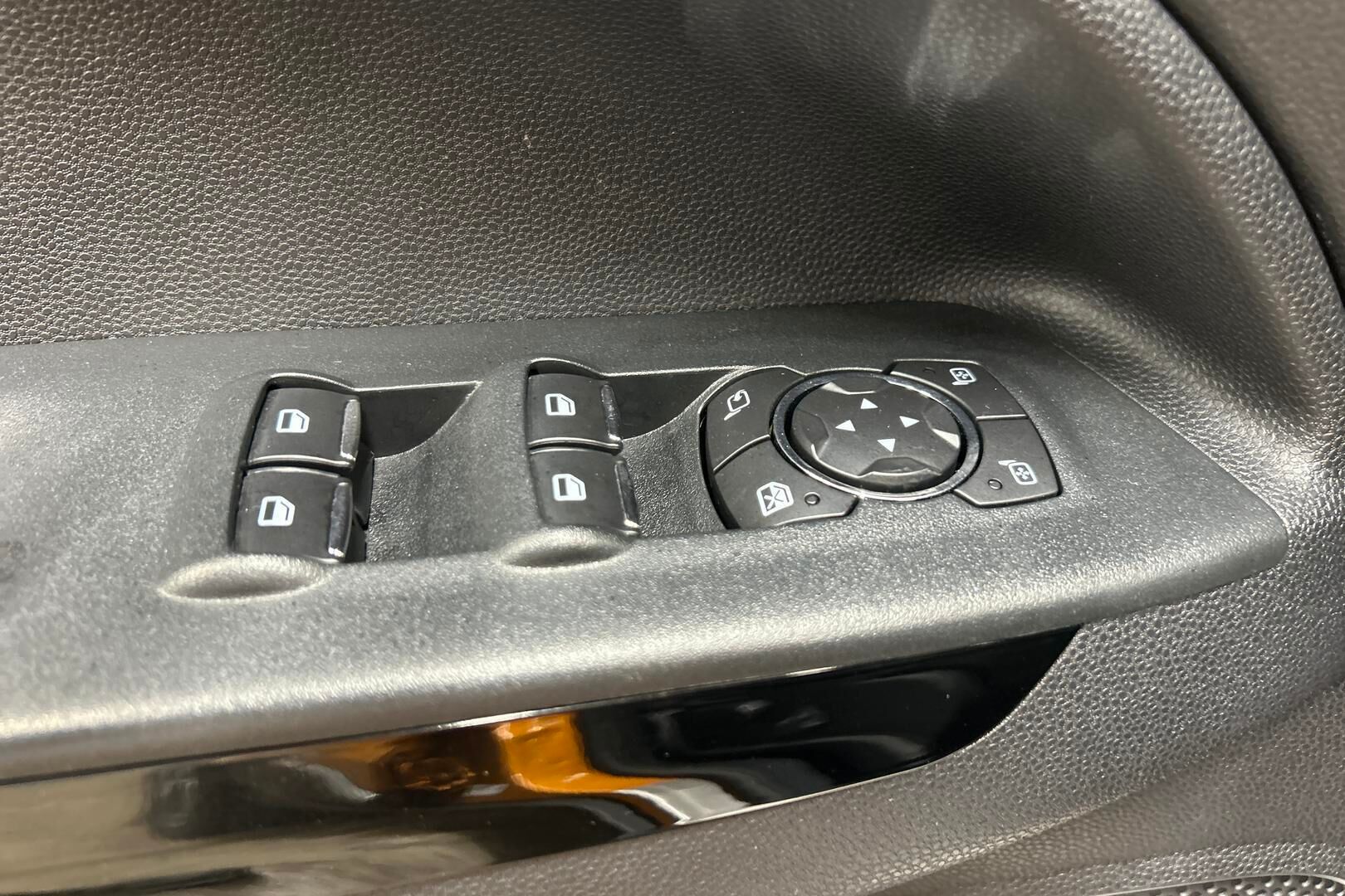 Ford Ecosport iso kuva 22