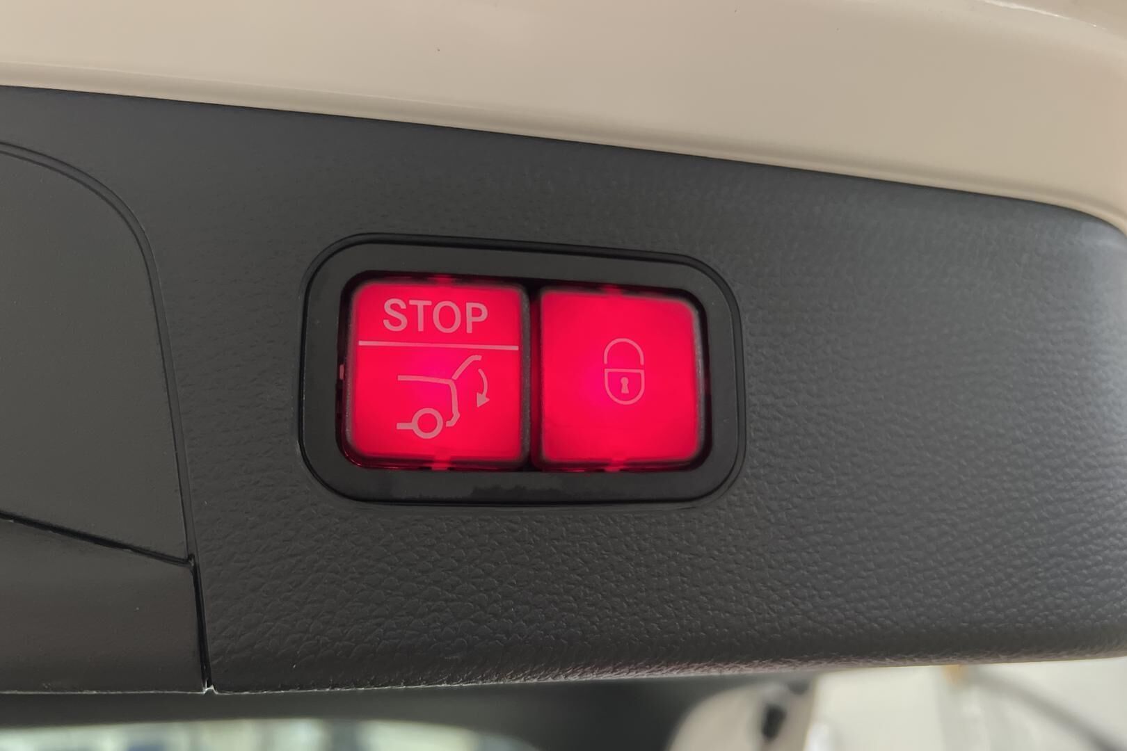 Mercedes-Benz GLC iso kuva 20