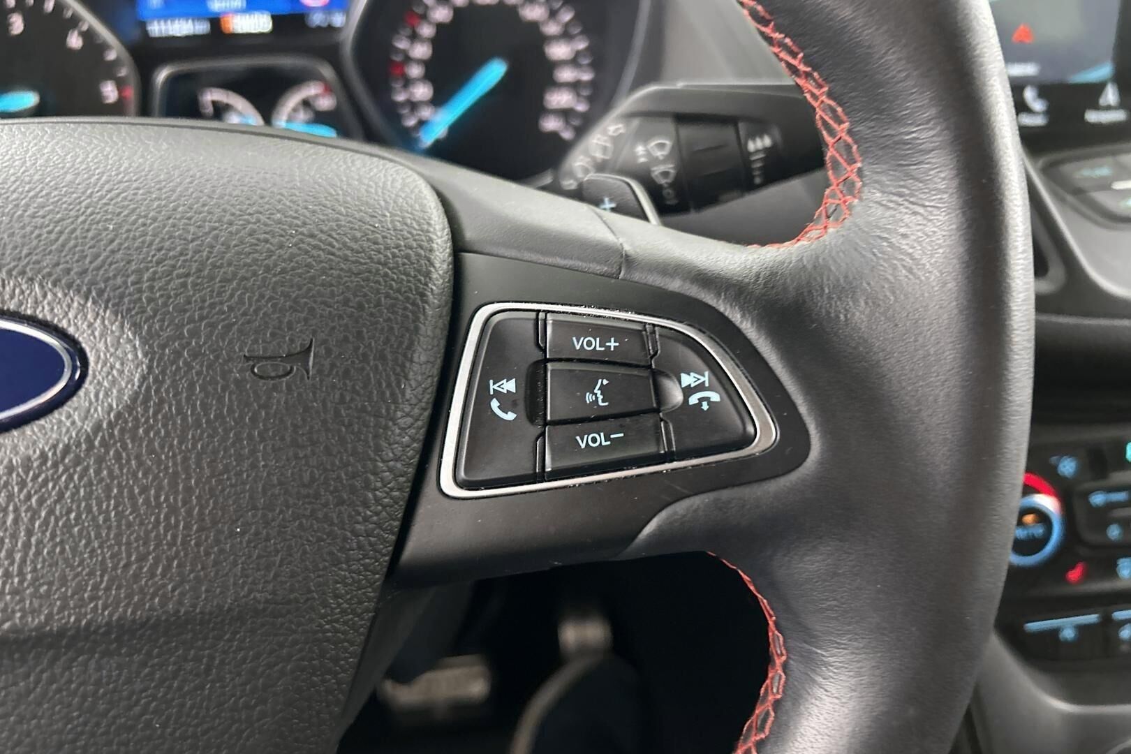 Ford Kuga iso kuva 14