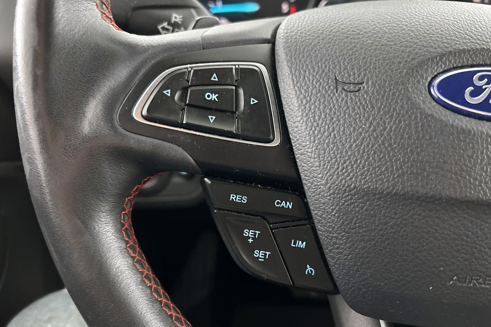 Ford Kuga iso kuva 15