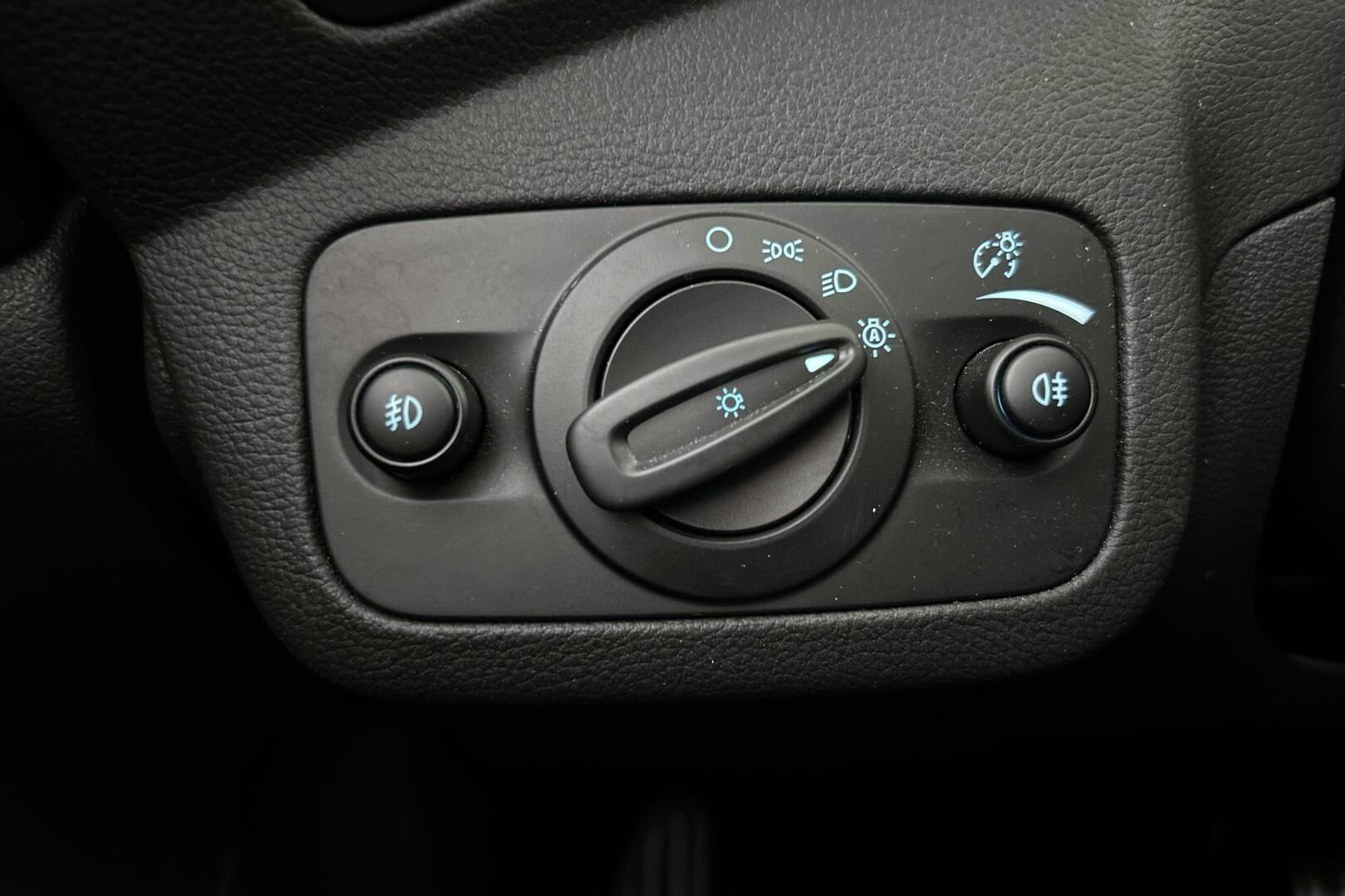 Ford Kuga iso kuva 23
