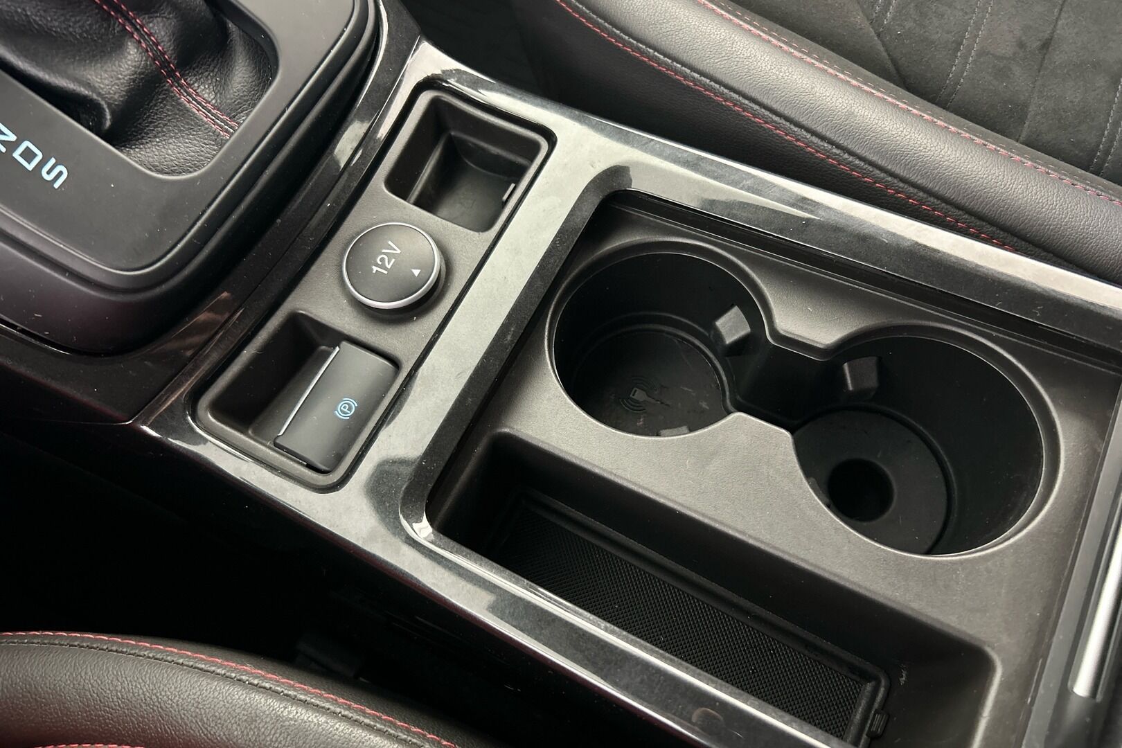 Ford Kuga iso kuva 13