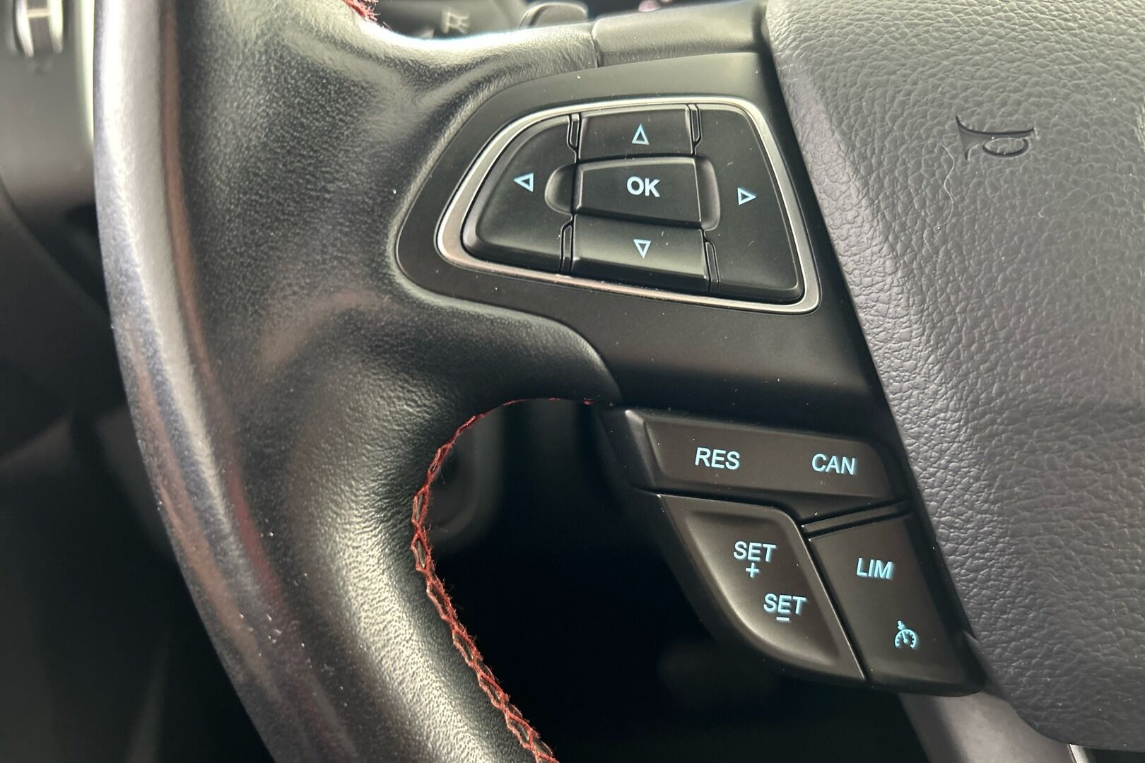 Ford Kuga iso kuva 15