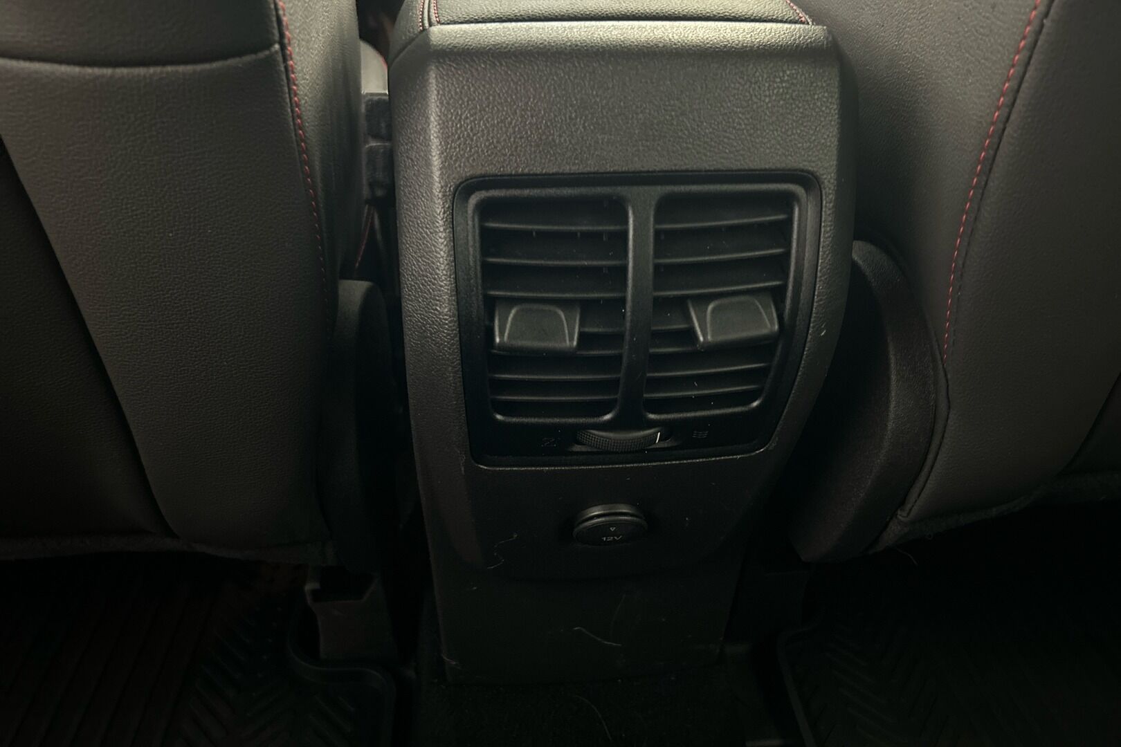 Ford Kuga iso kuva 19
