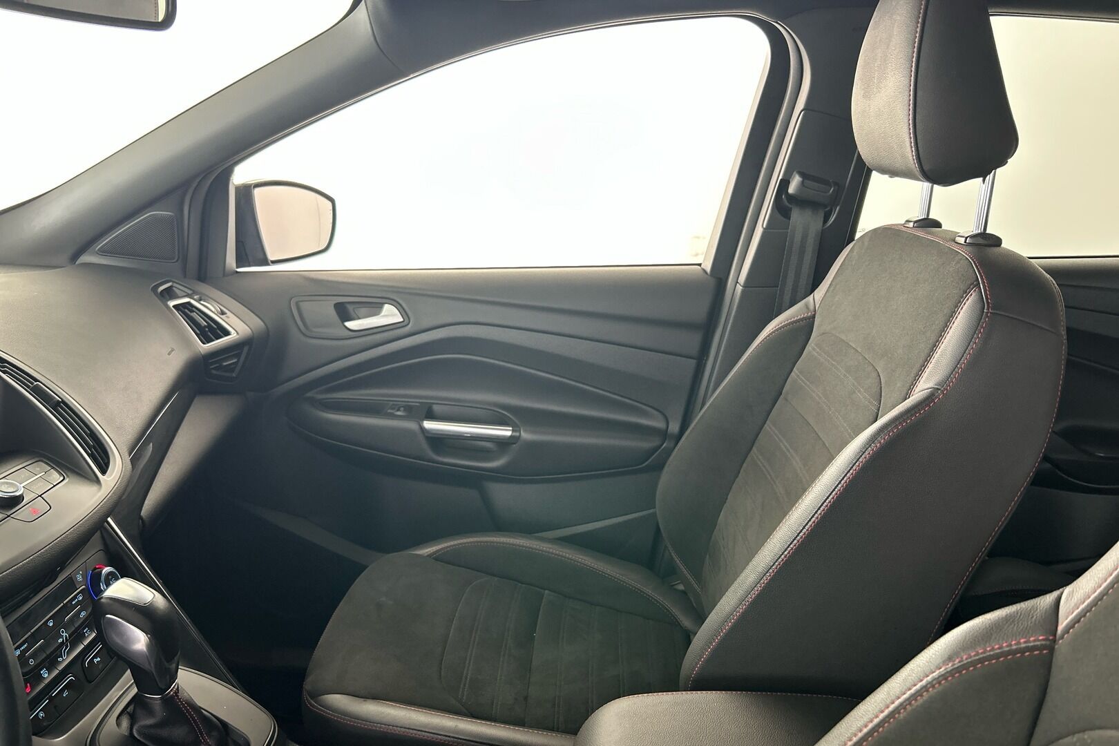 Ford Kuga iso kuva 6