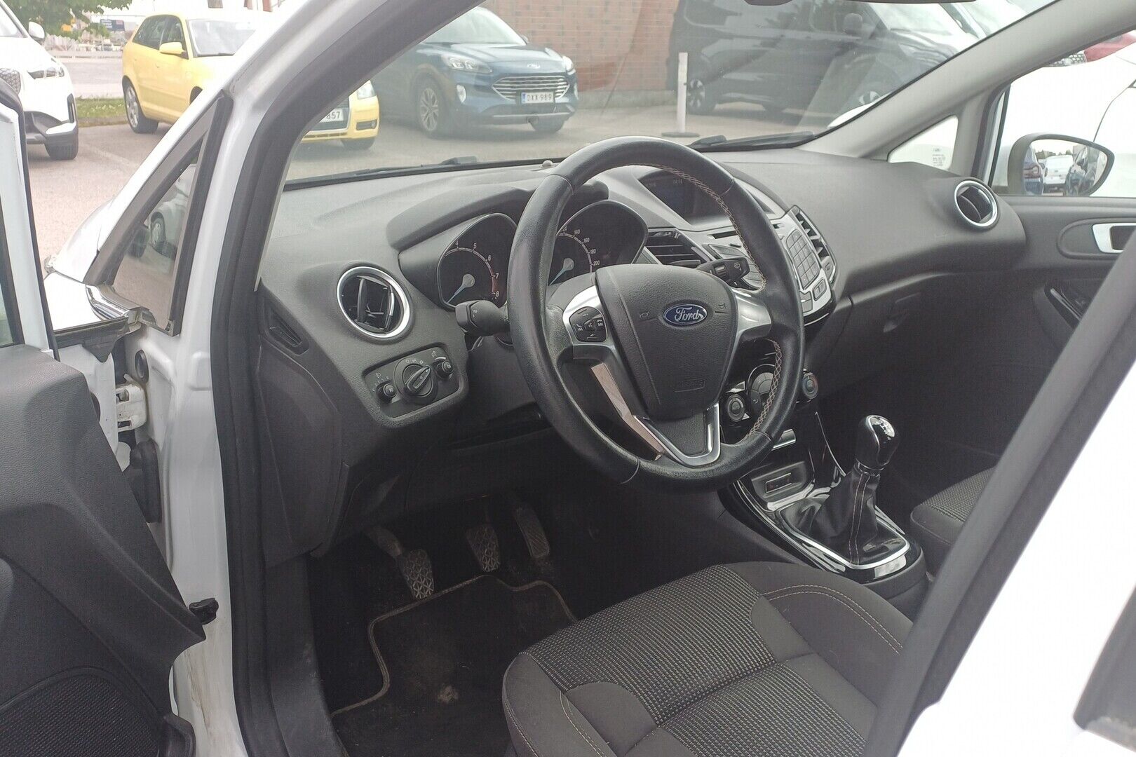 Ford Fiesta iso kuva 1