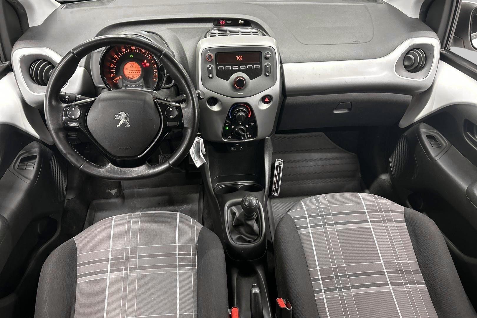 Peugeot 108 iso kuva 10