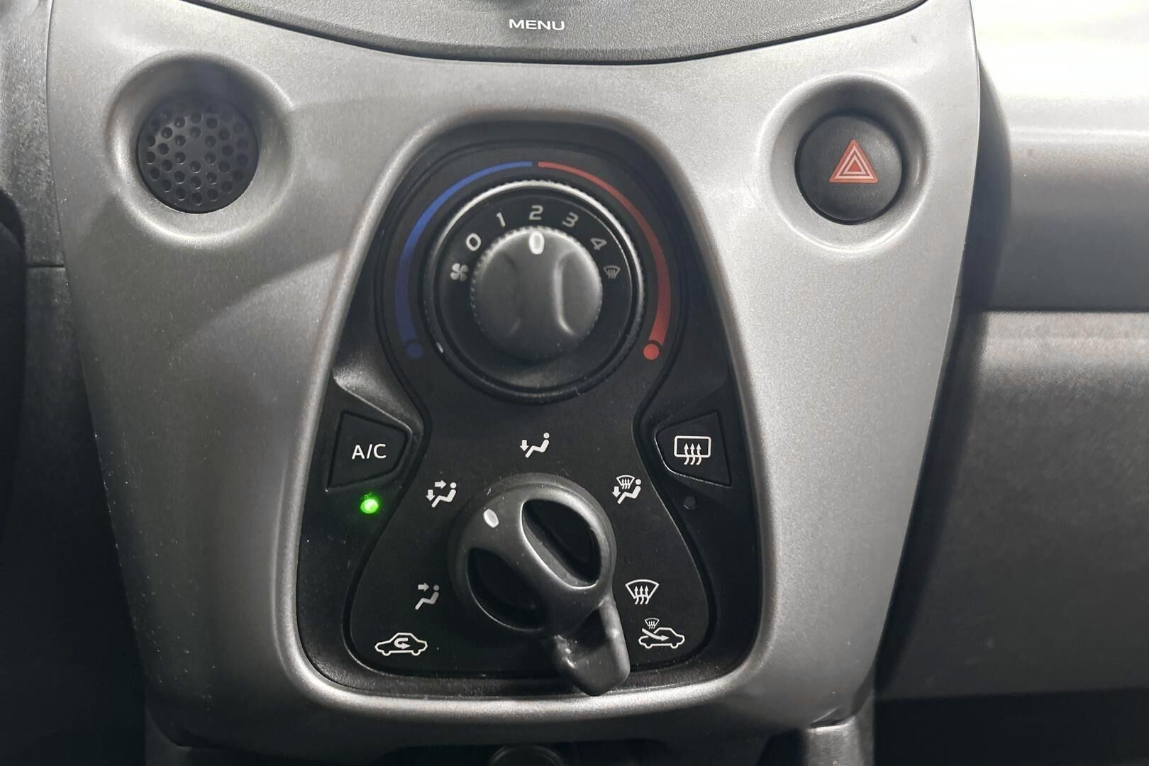 Peugeot 108 iso kuva 18