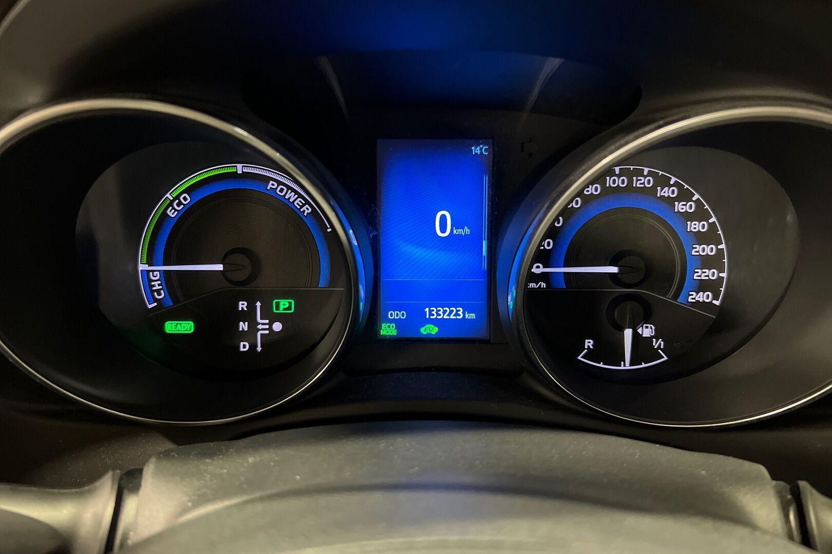 Toyota Auris iso kuva 17