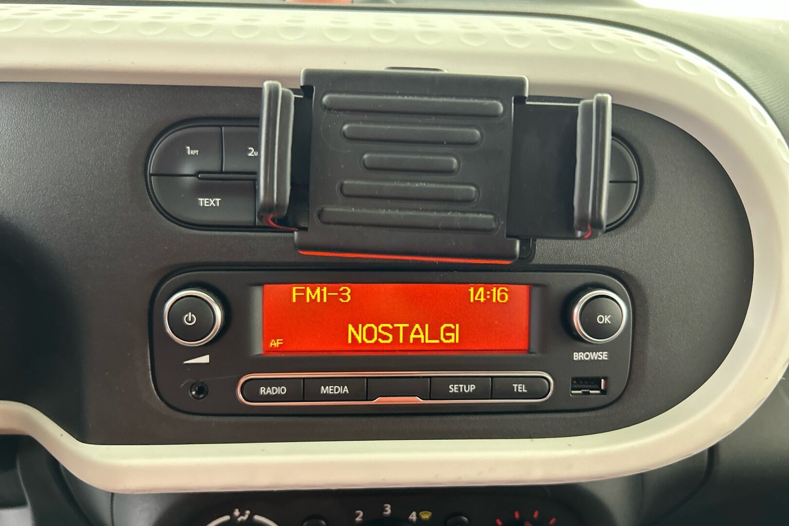 Renault Twingo iso kuva 12