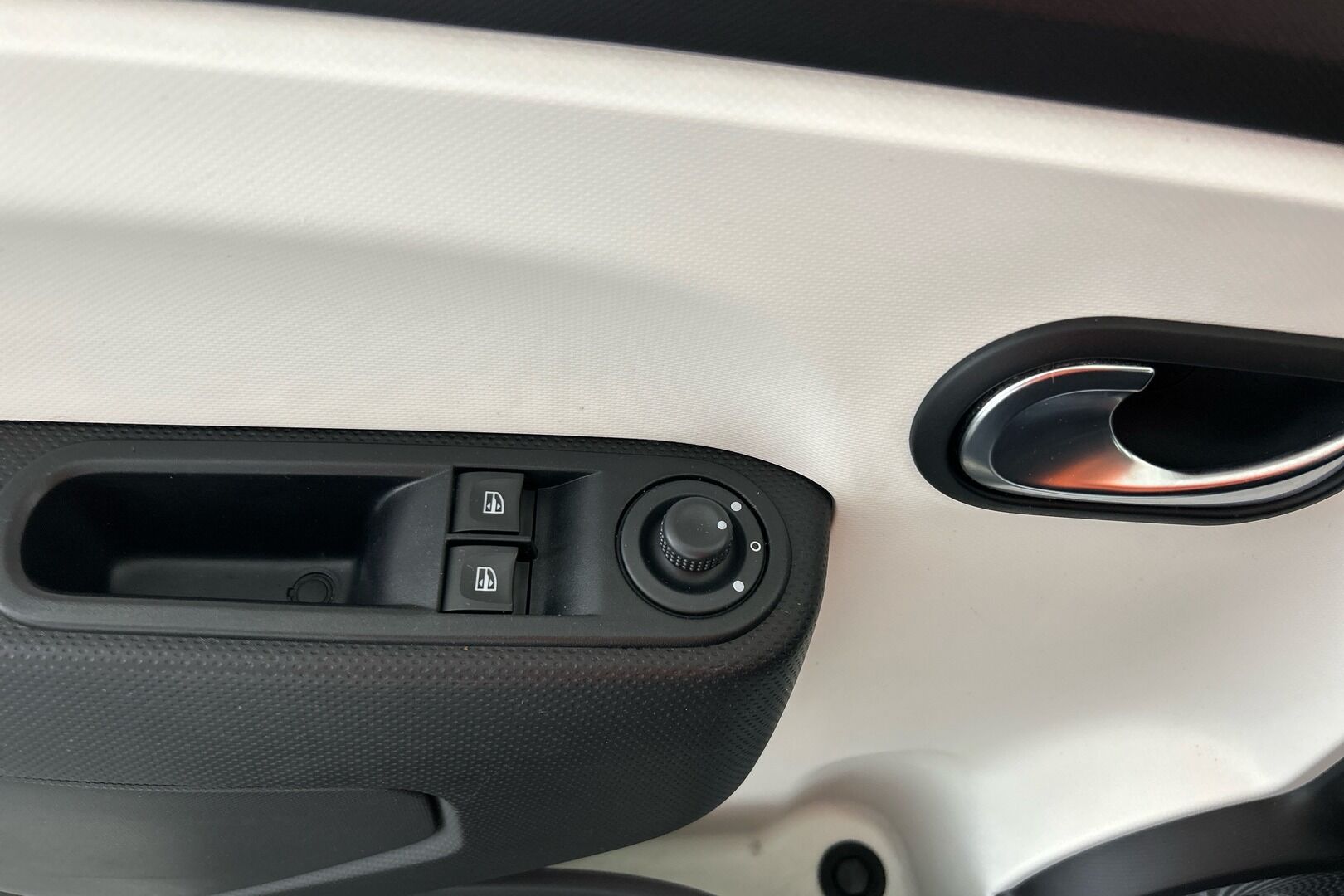 Renault Twingo iso kuva 17